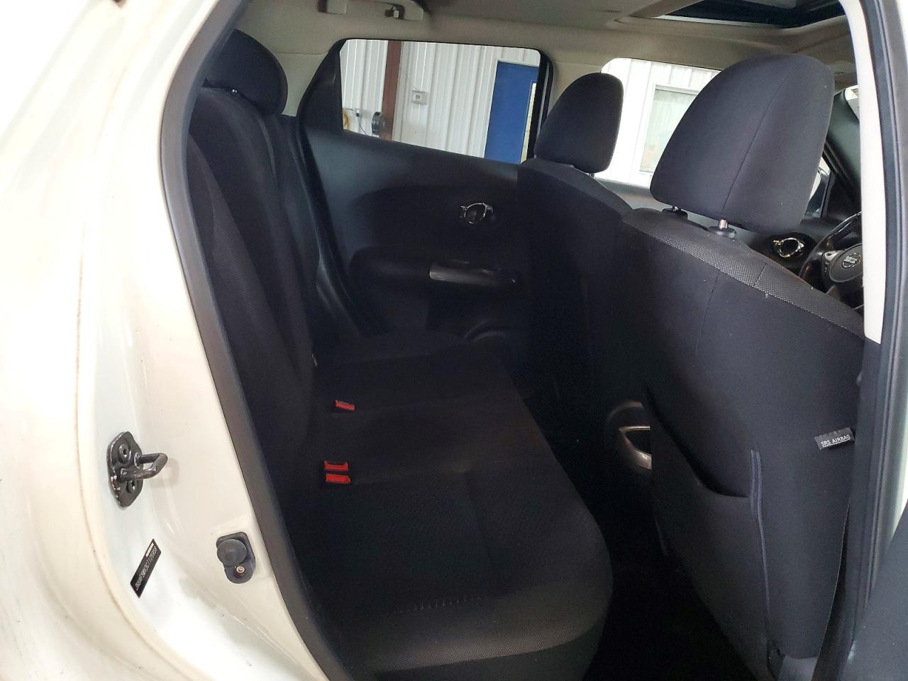 2012 Nissan Juke S White vin: JN8AF5MV3CT125958