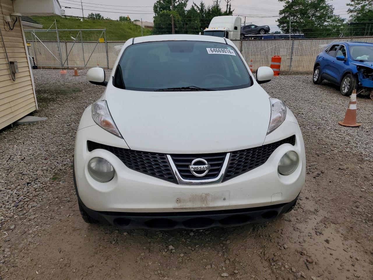 2013 Nissan Juke S White vin: JN8AF5MV3DT222594