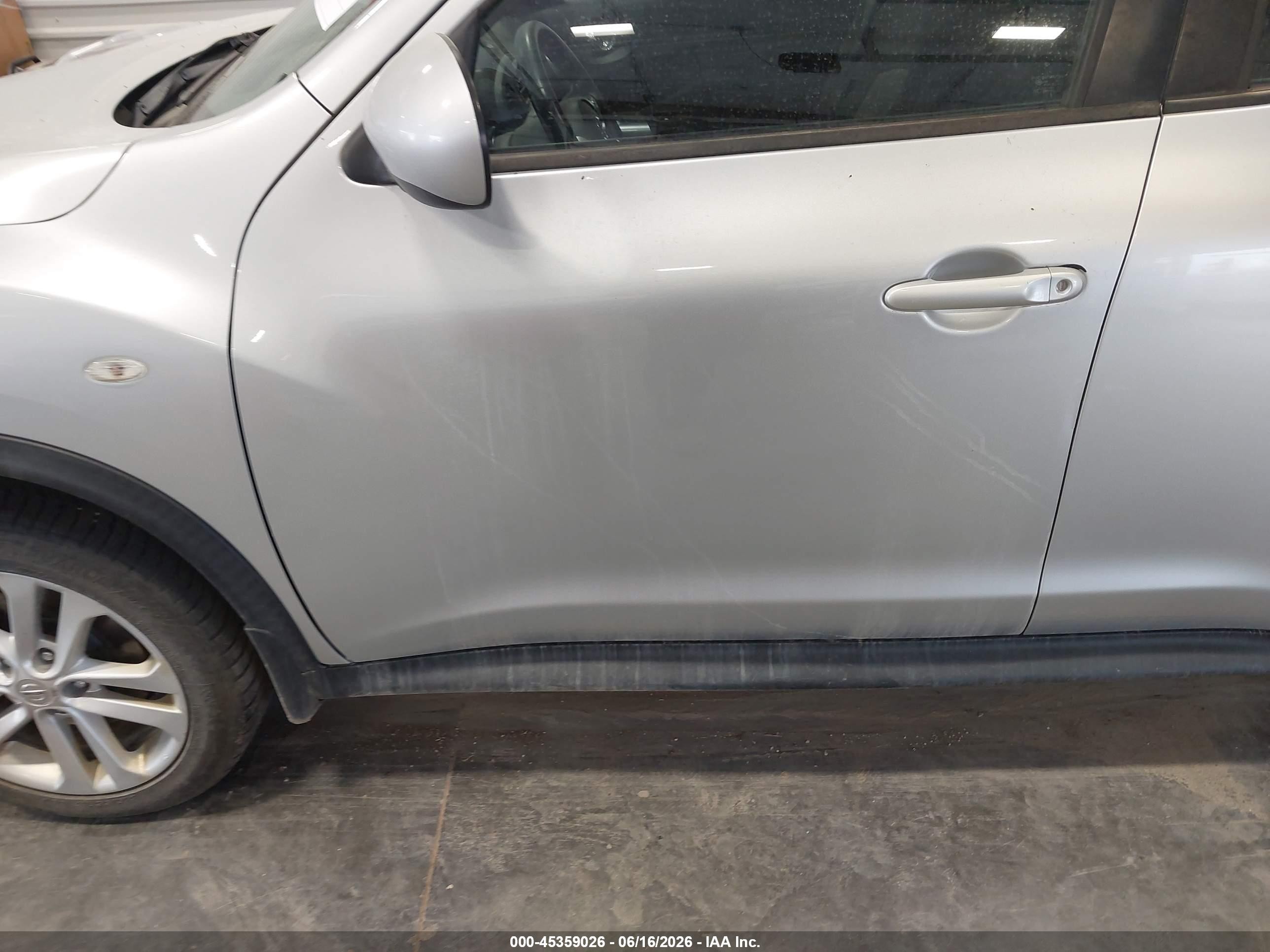 2013 Nissan Juke S Серебряный vin: JN8AF5MV3DT231425