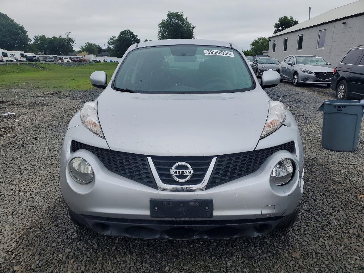 2014 Nissan Juke S Silver vin: JN8AF5MV3ET363523