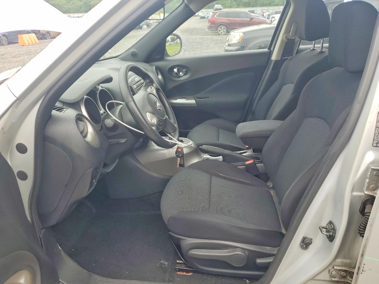 2014 Nissan Juke S Silver vin: JN8AF5MV3ET363523