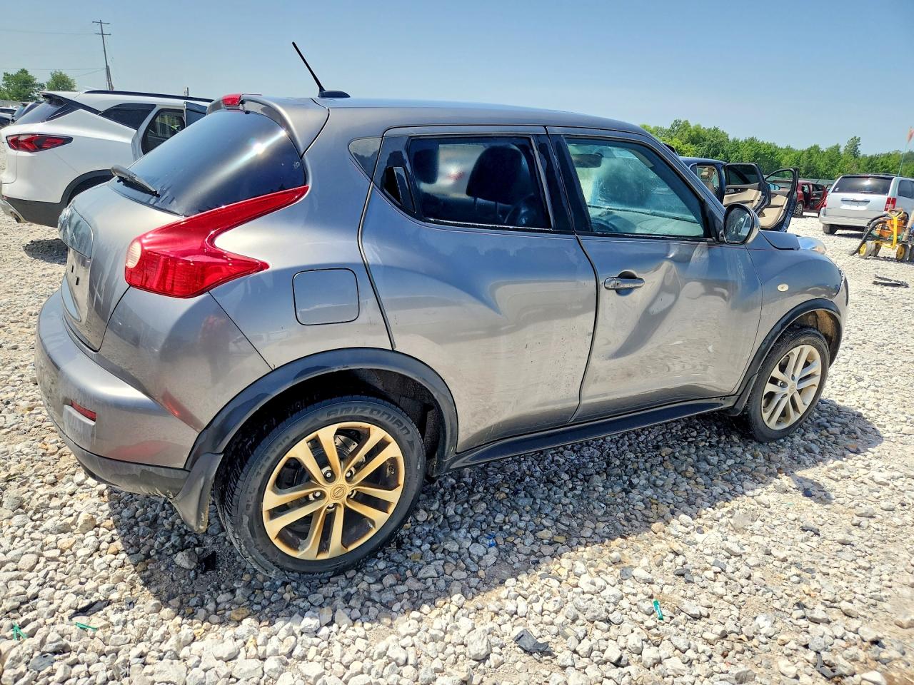 2014 Nissan Juke Sv Silver vin: JN8AF5MV3ET480695