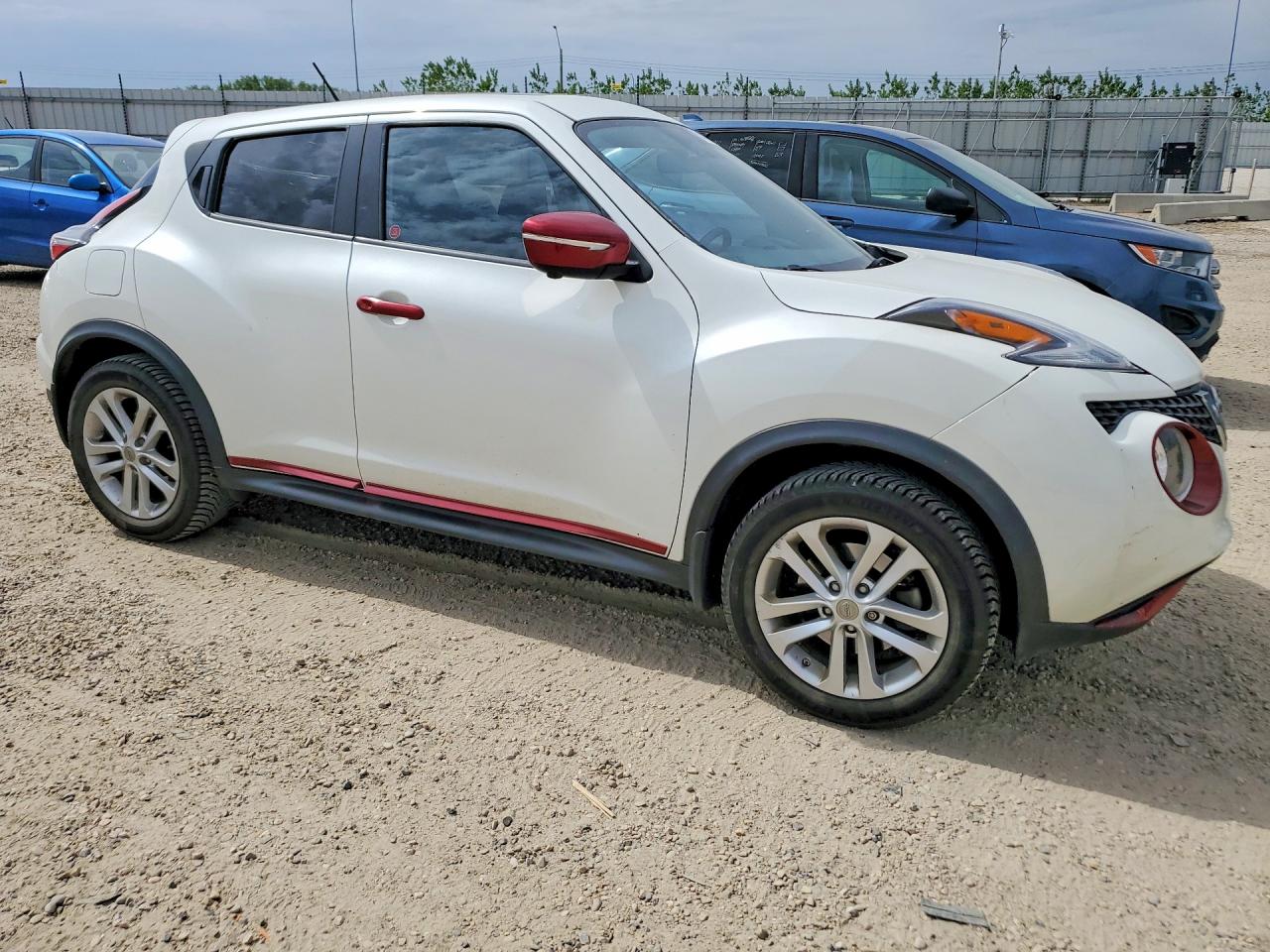 2015 Nissan Juke S White vin: JN8AF5MV3FT554036