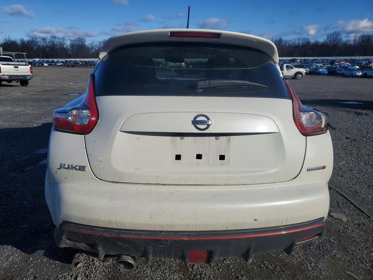 2015 Nissan Juke S White vin: JN8AF5MV3FT562654