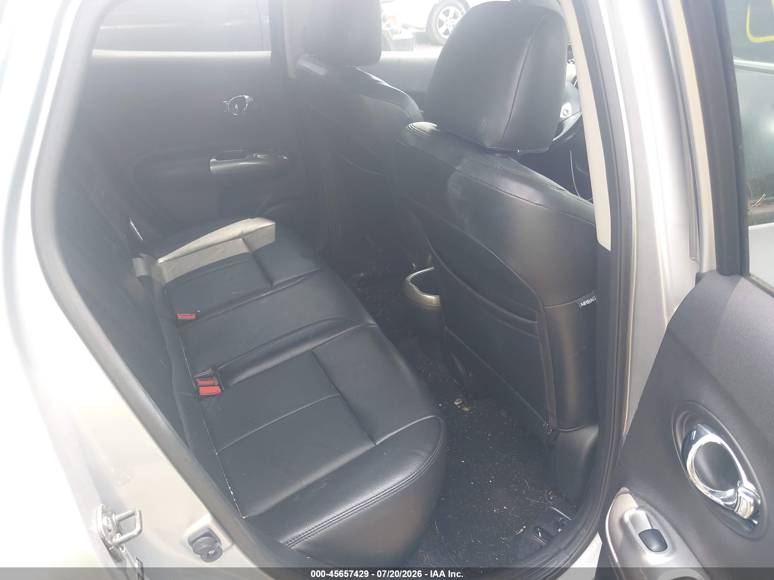 2011 Nissan Juke Sv Silver vin: JN8AF5MV4BT006959