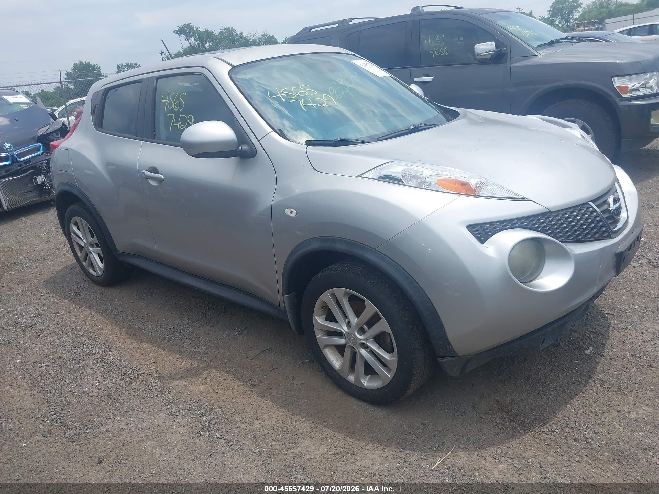 2011 Nissan Juke Sv Silver vin: JN8AF5MV4BT006959