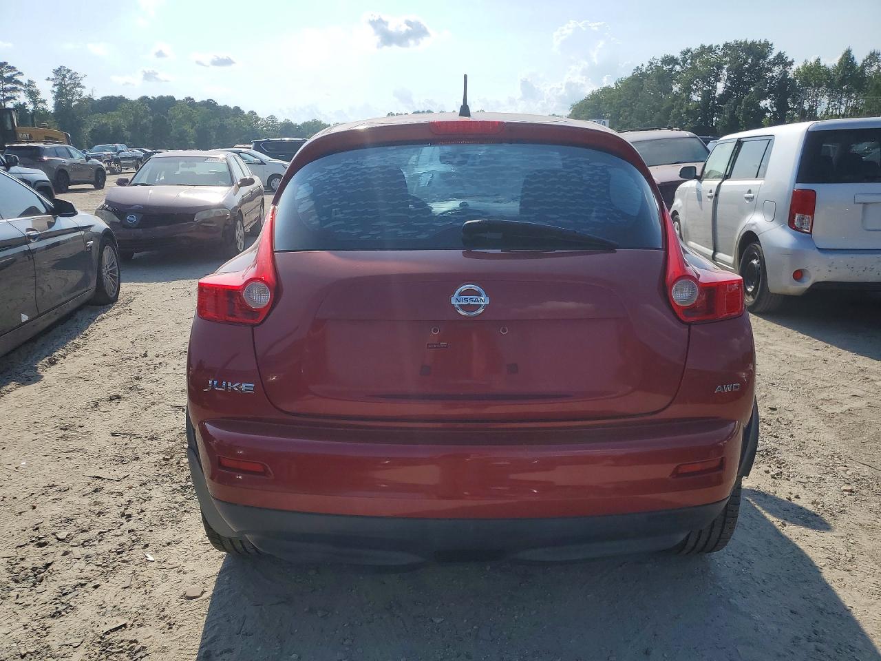 2011 Nissan Juke S Красный vin: JN8AF5MV4BT008890