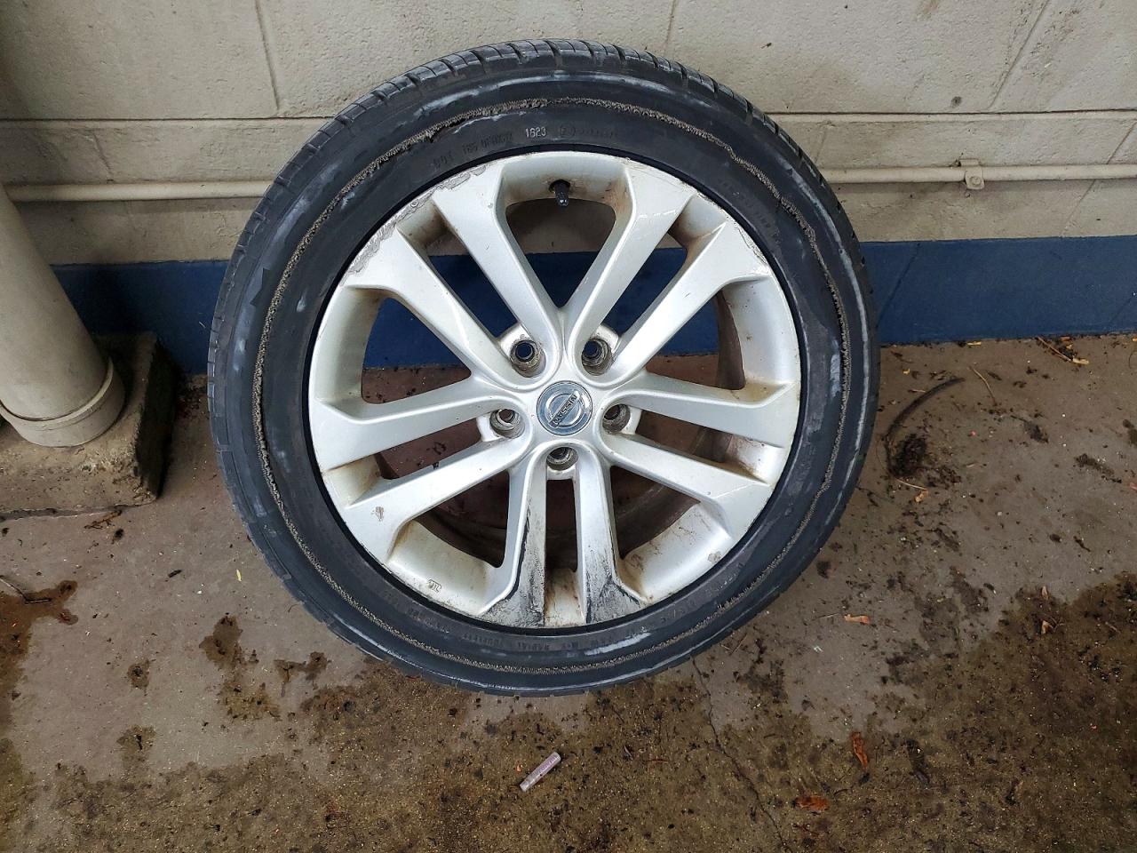 2011 Nissan Juke S Gray vin: JN8AF5MV4BT021249