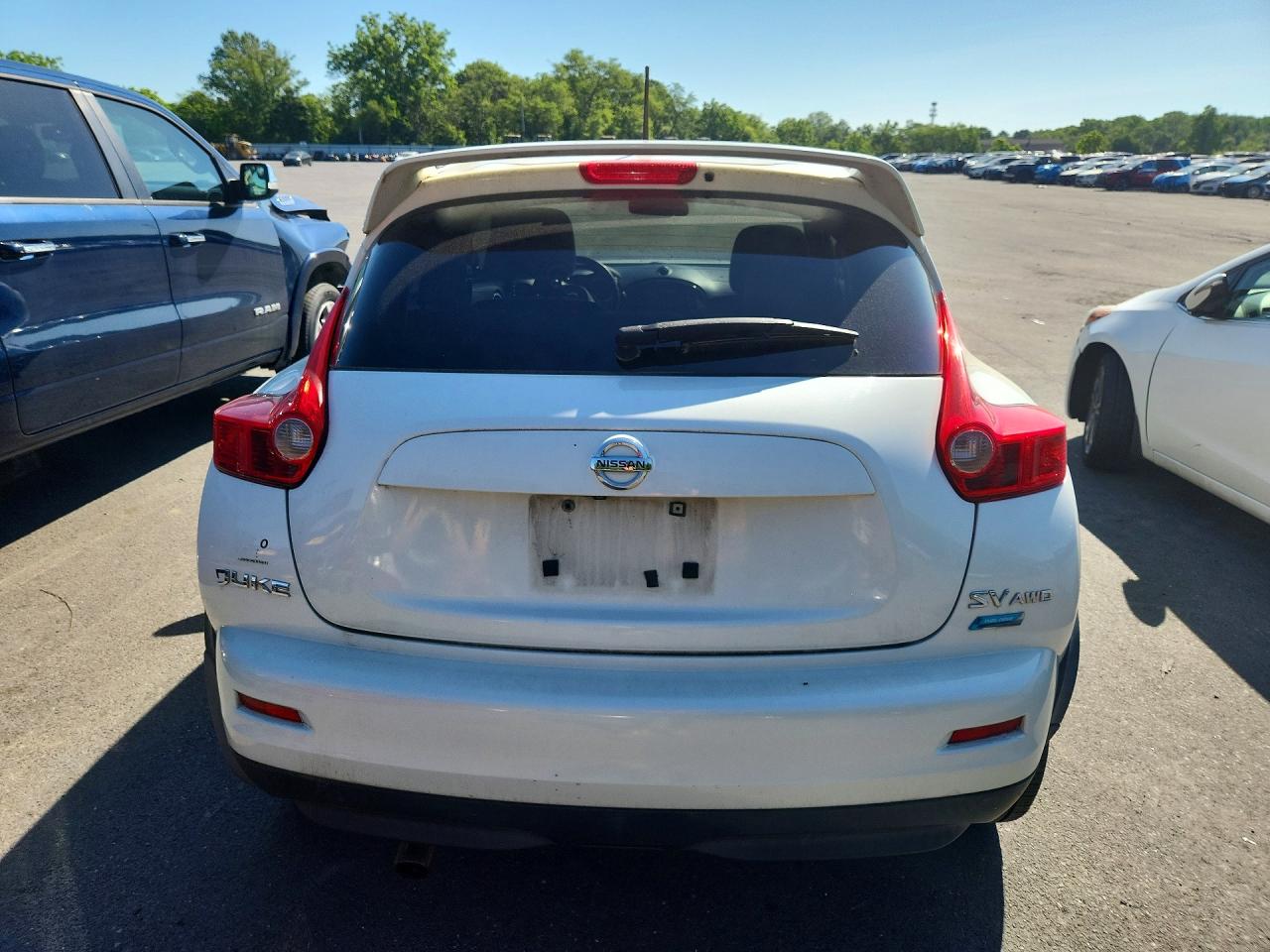 2013 Nissan Juke S White vin: JN8AF5MV4DT213435