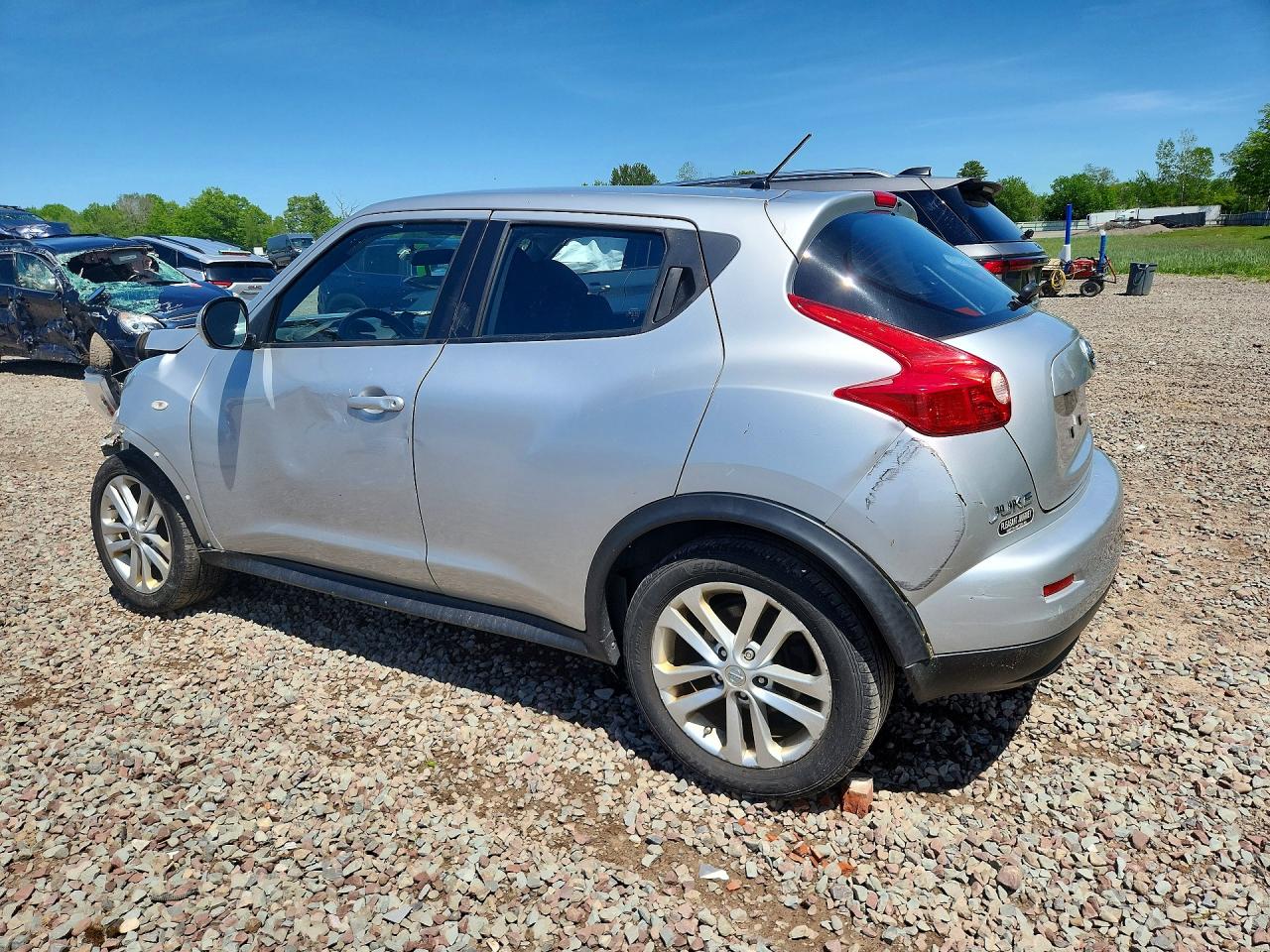 2013 Nissan Juke S Серебряный vin: JN8AF5MV4DT227965