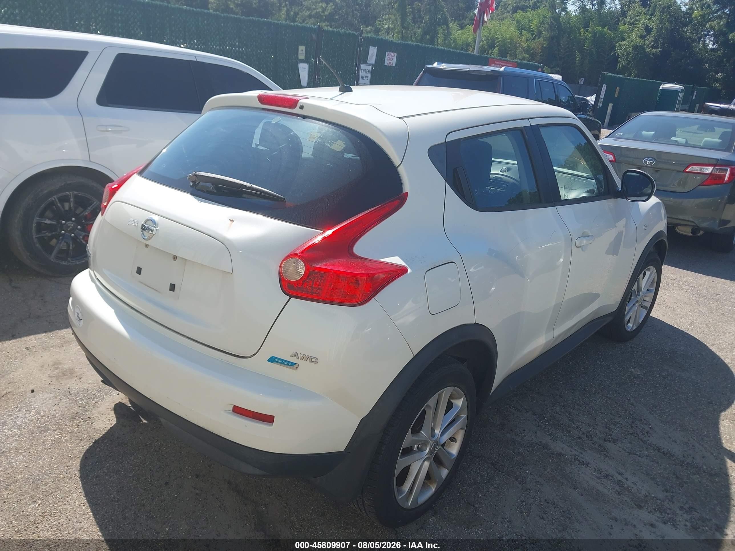 2014 Nissan Juke S Белый vin: JN8AF5MV4ET363675