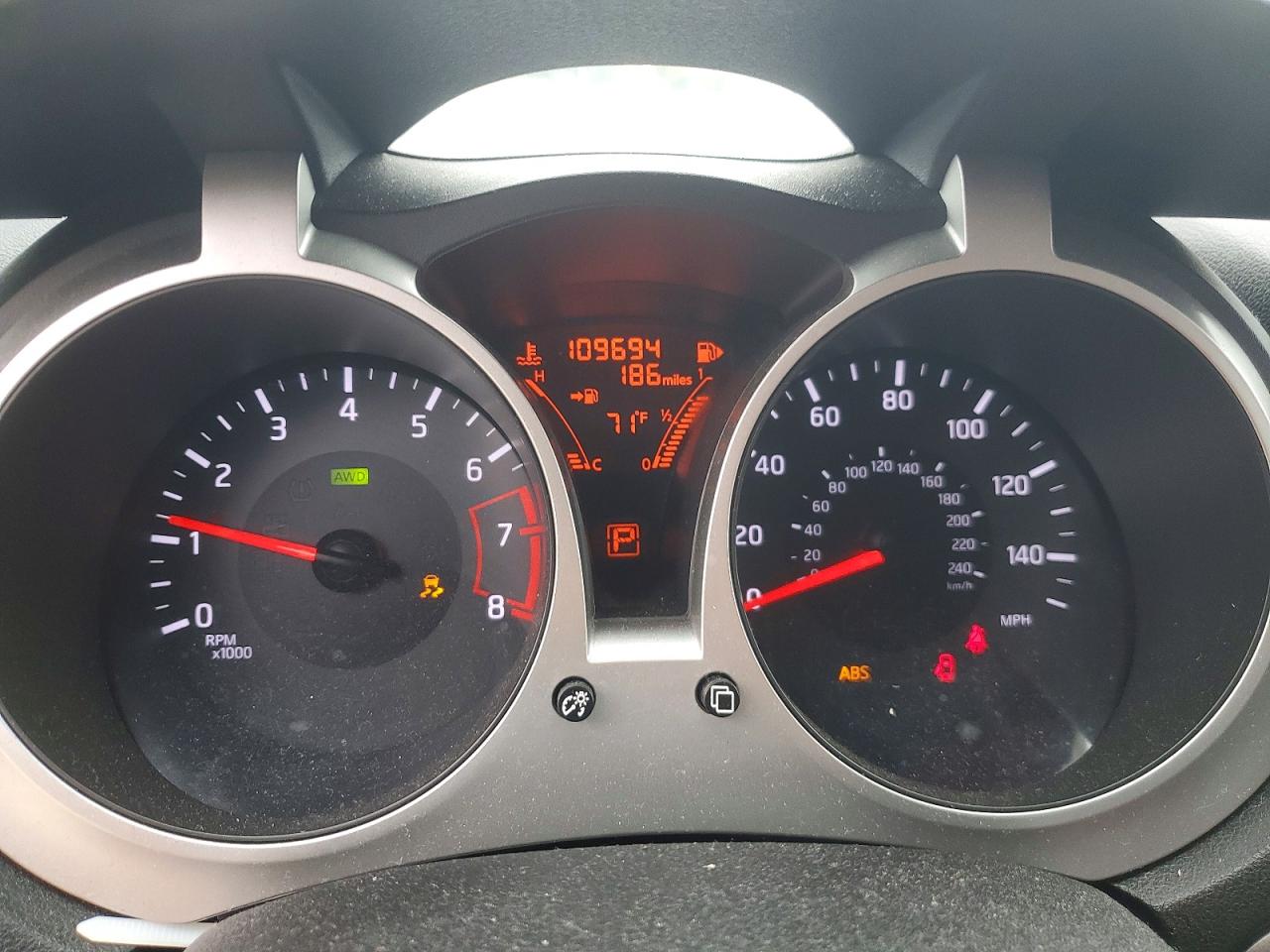 2015 Nissan Juke S Silver vin: JN8AF5MV4FT551663