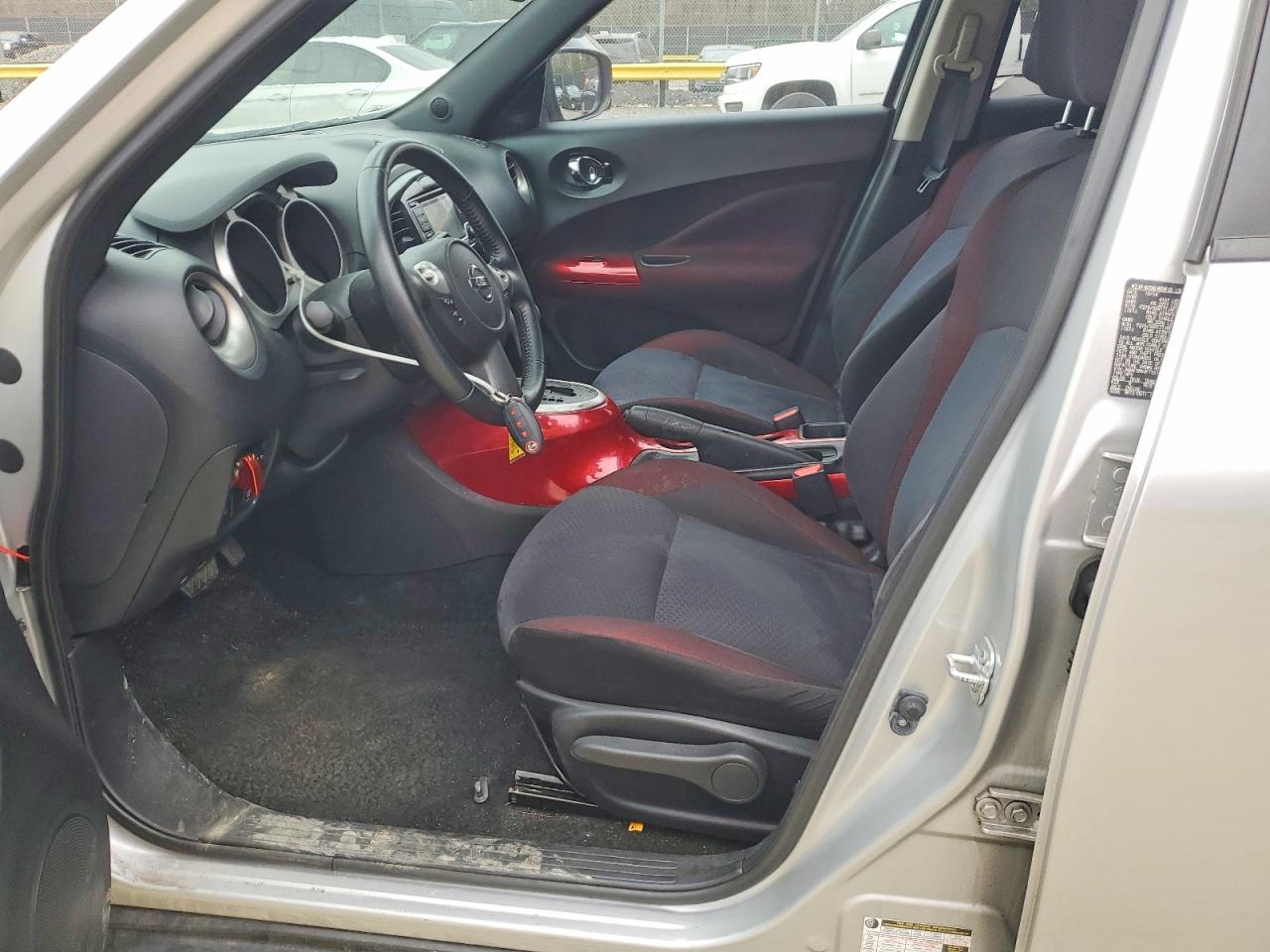 2015 Nissan Juke S Silver vin: JN8AF5MV4FT551663