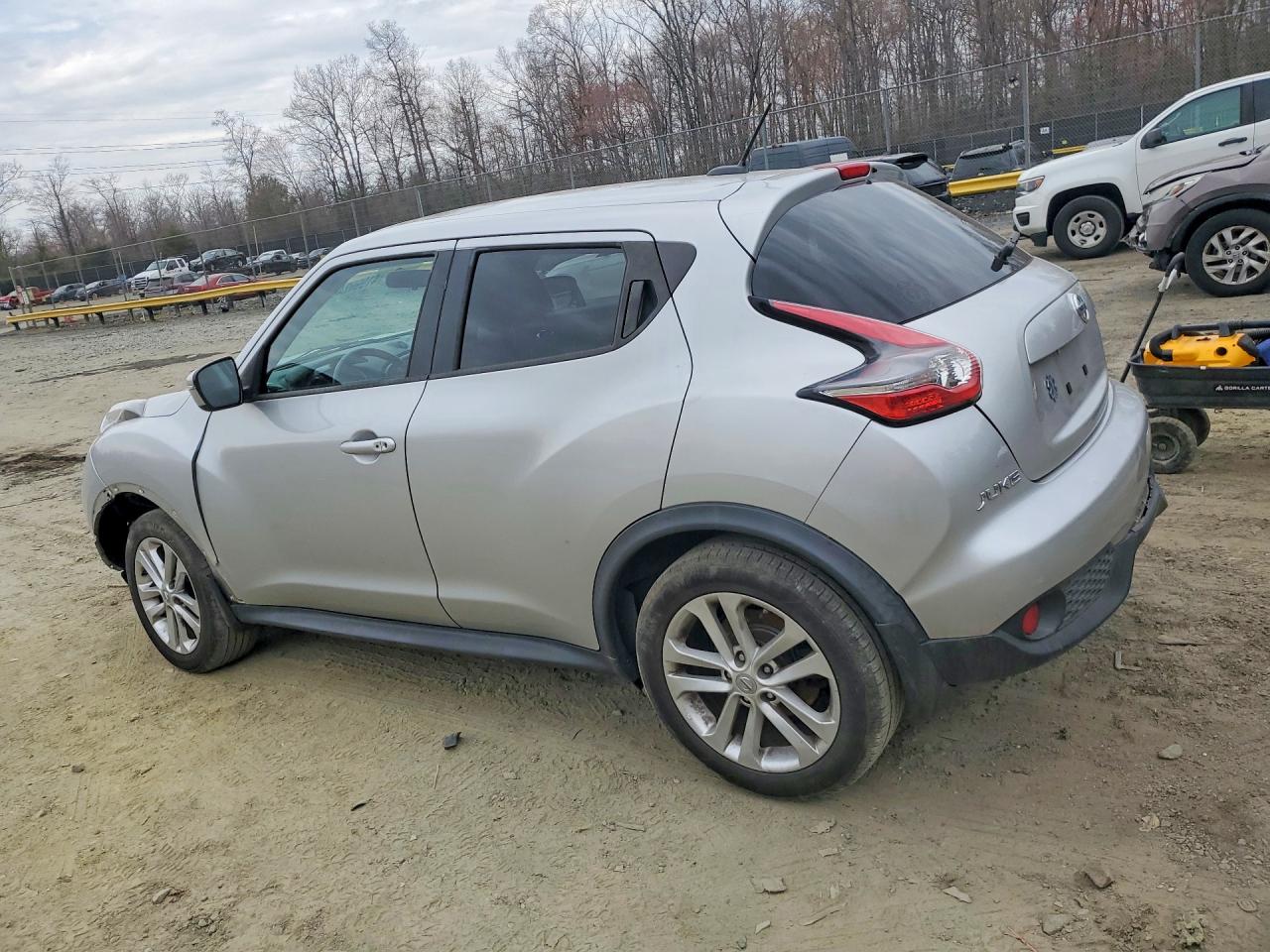 2015 Nissan Juke S Silver vin: JN8AF5MV4FT551663
