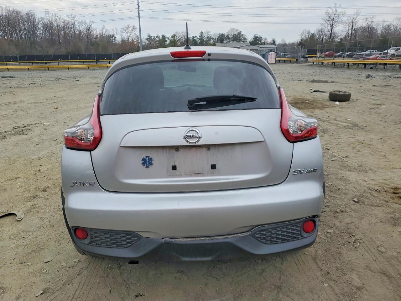 2015 Nissan Juke S Silver vin: JN8AF5MV4FT551663