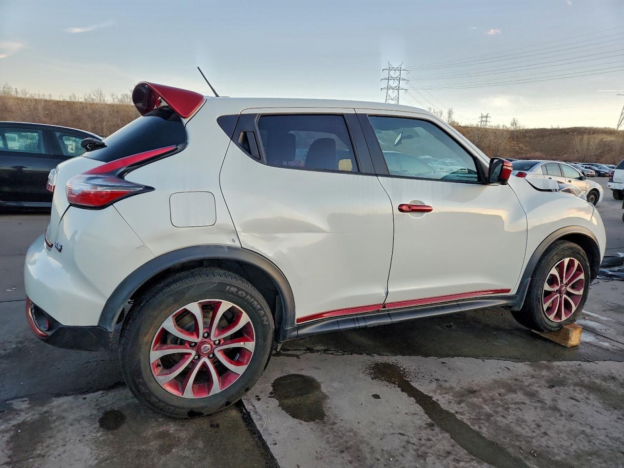 2015 Nissan Juke Sv White vin: JN8AF5MV4FT554014