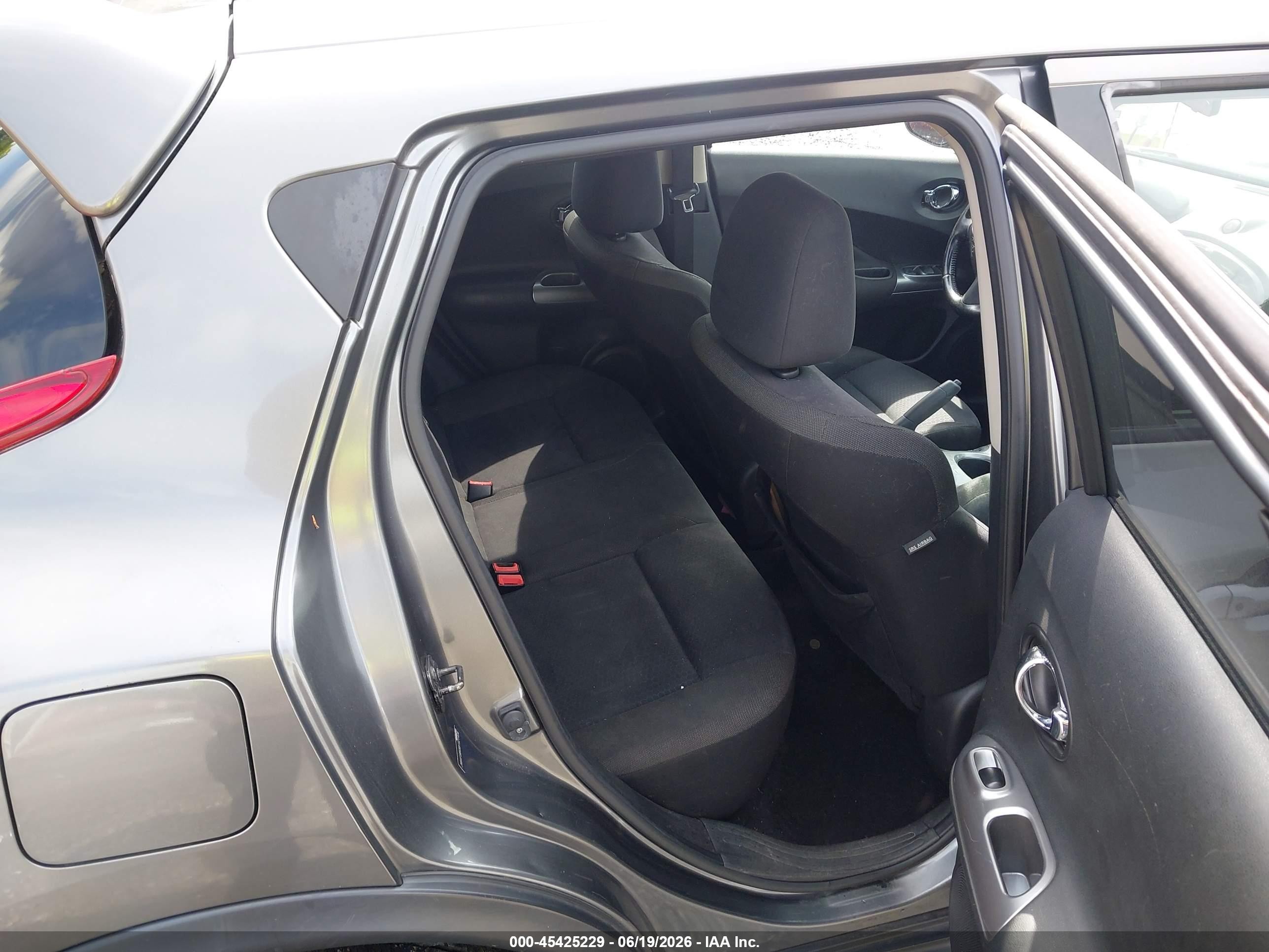 2011 Nissan Juke Sv Серый vin: JN8AF5MV5BT021406