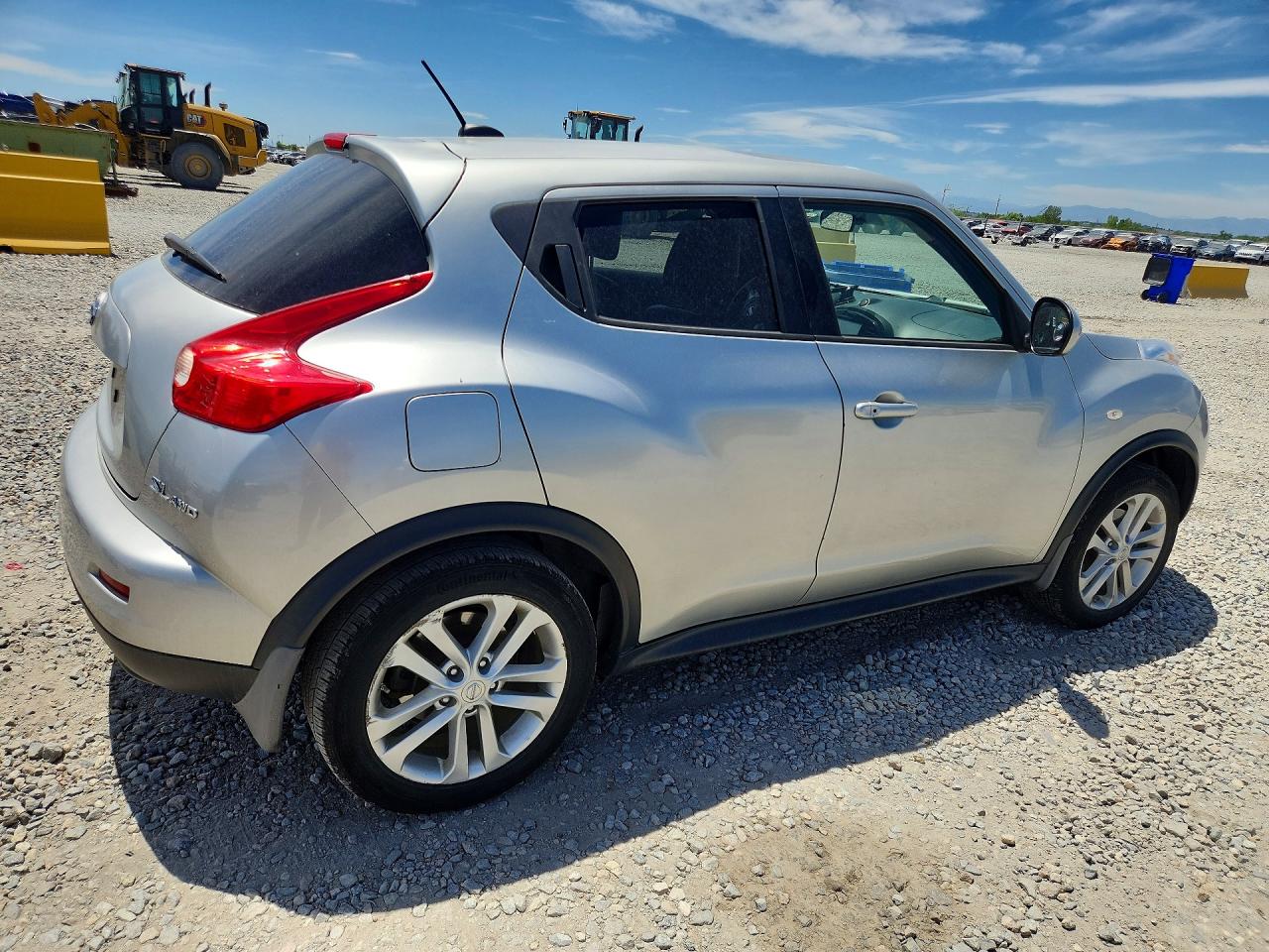 2011 Nissan Juke S Silver vin: JN8AF5MV5BT025181