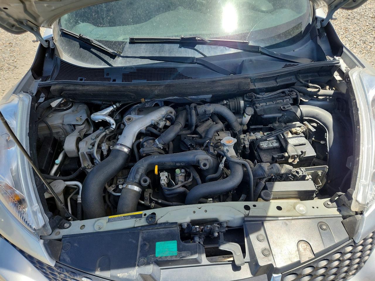 2011 Nissan Juke S Silver vin: JN8AF5MV5BT025181
