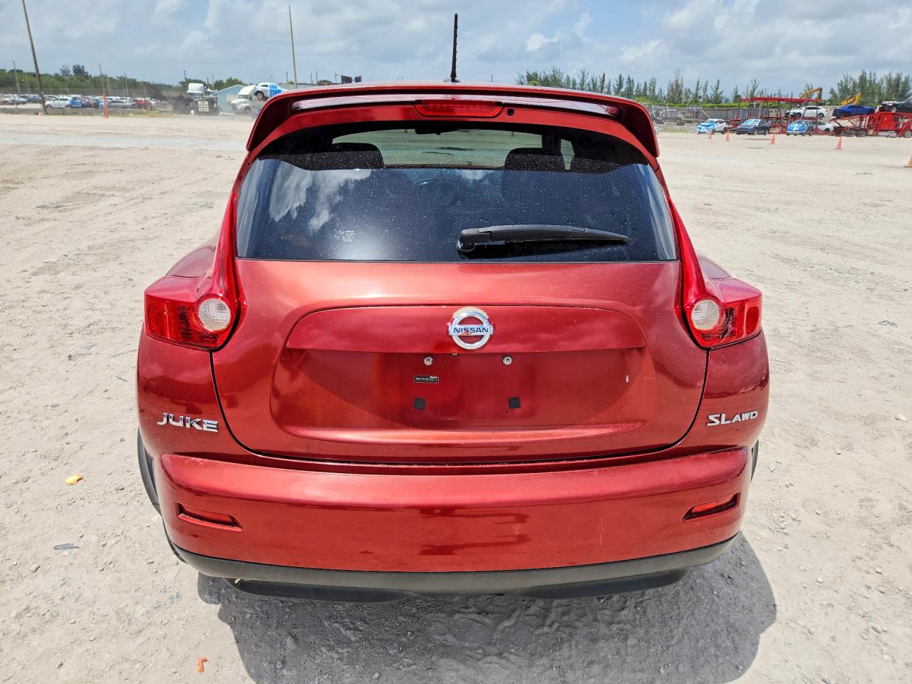 2011 Nissan Juke S Red vin: JN8AF5MV5BT028114
