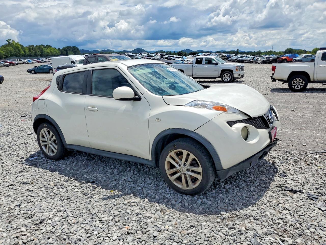 2013 Nissan Juke S White vin: JN8AF5MV5DT205456