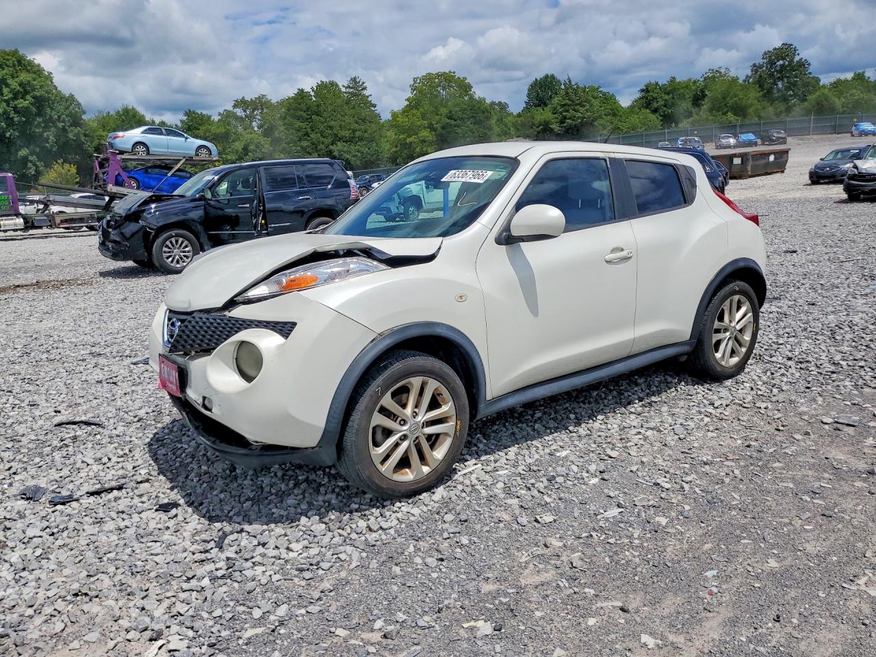 2013 Nissan Juke S White vin: JN8AF5MV5DT205456