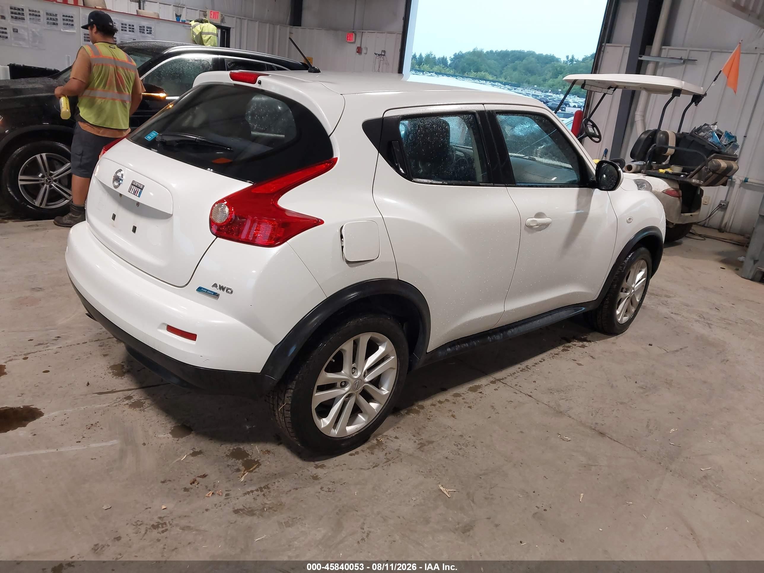 2013 Nissan Juke S White vin: JN8AF5MV5DT211600