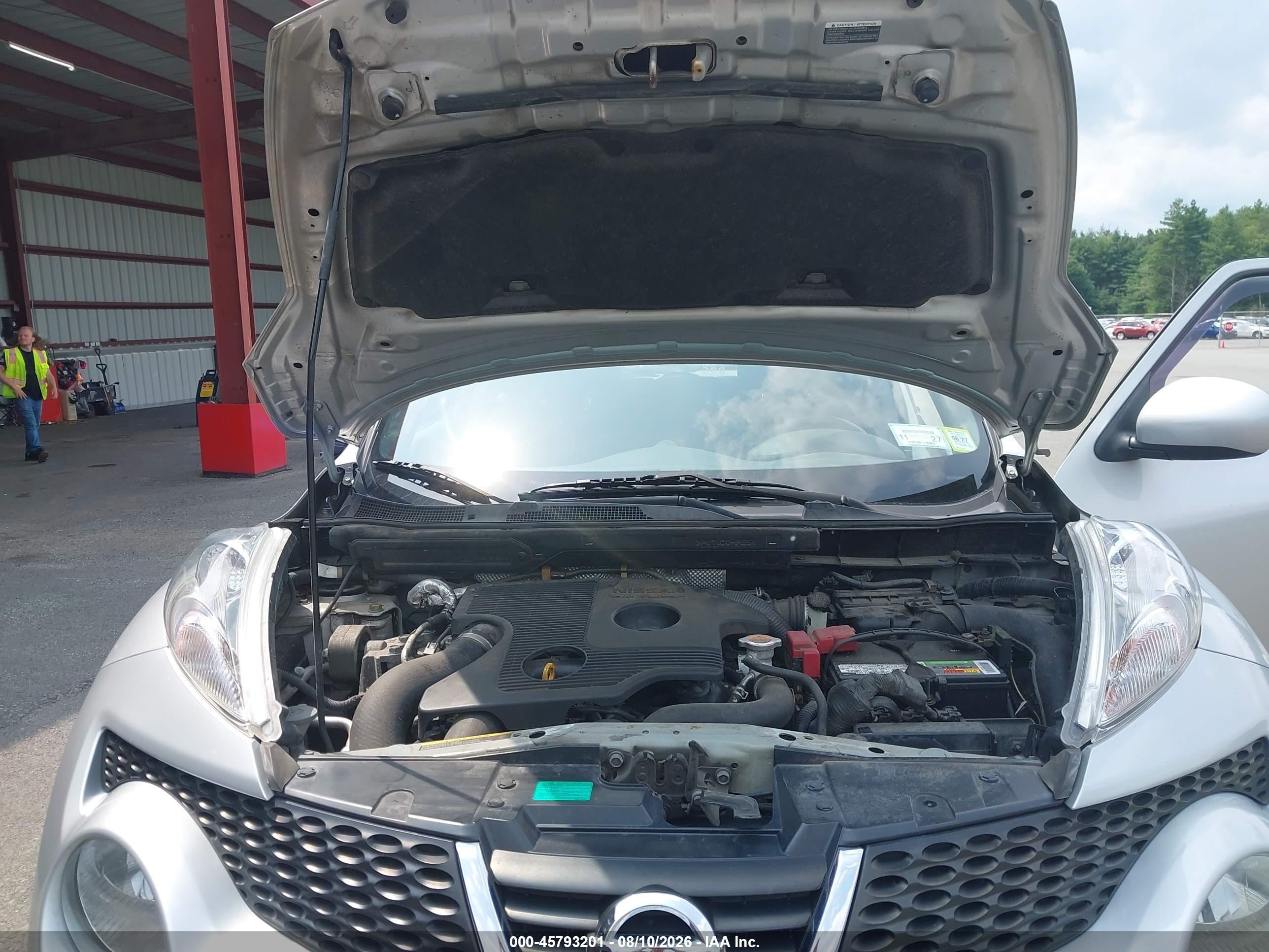 2014 Nissan Juke S Серебряный vin: JN8AF5MV5ET480763