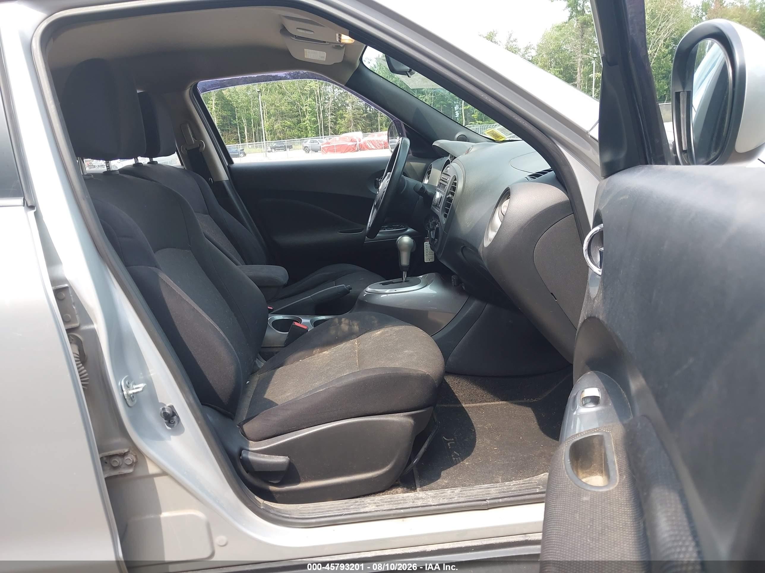 2014 Nissan Juke S Серебряный vin: JN8AF5MV5ET480763