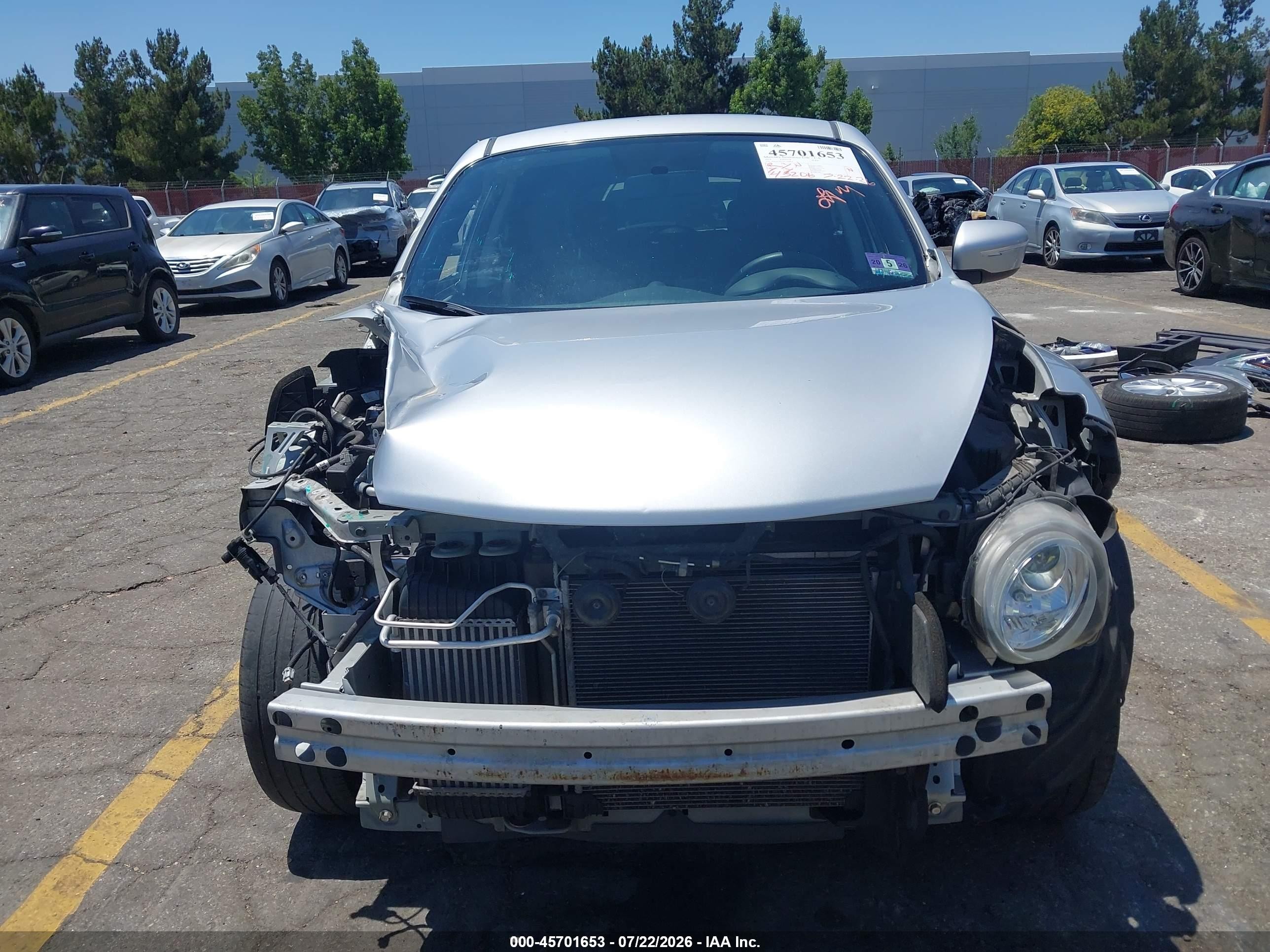 2015 Nissan Juke S Silver vin: JN8AF5MV5FT556824