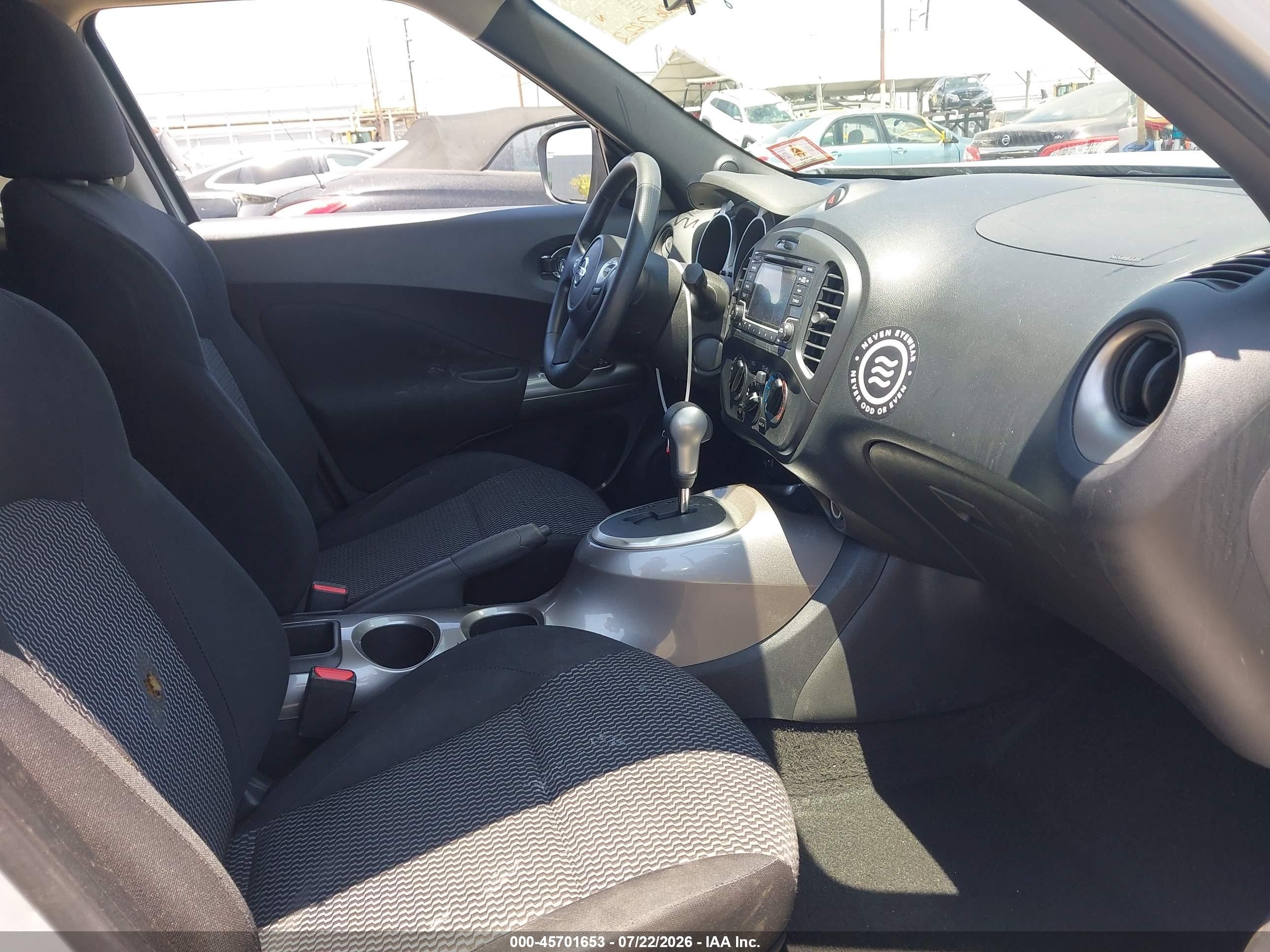 2015 Nissan Juke S Silver vin: JN8AF5MV5FT556824