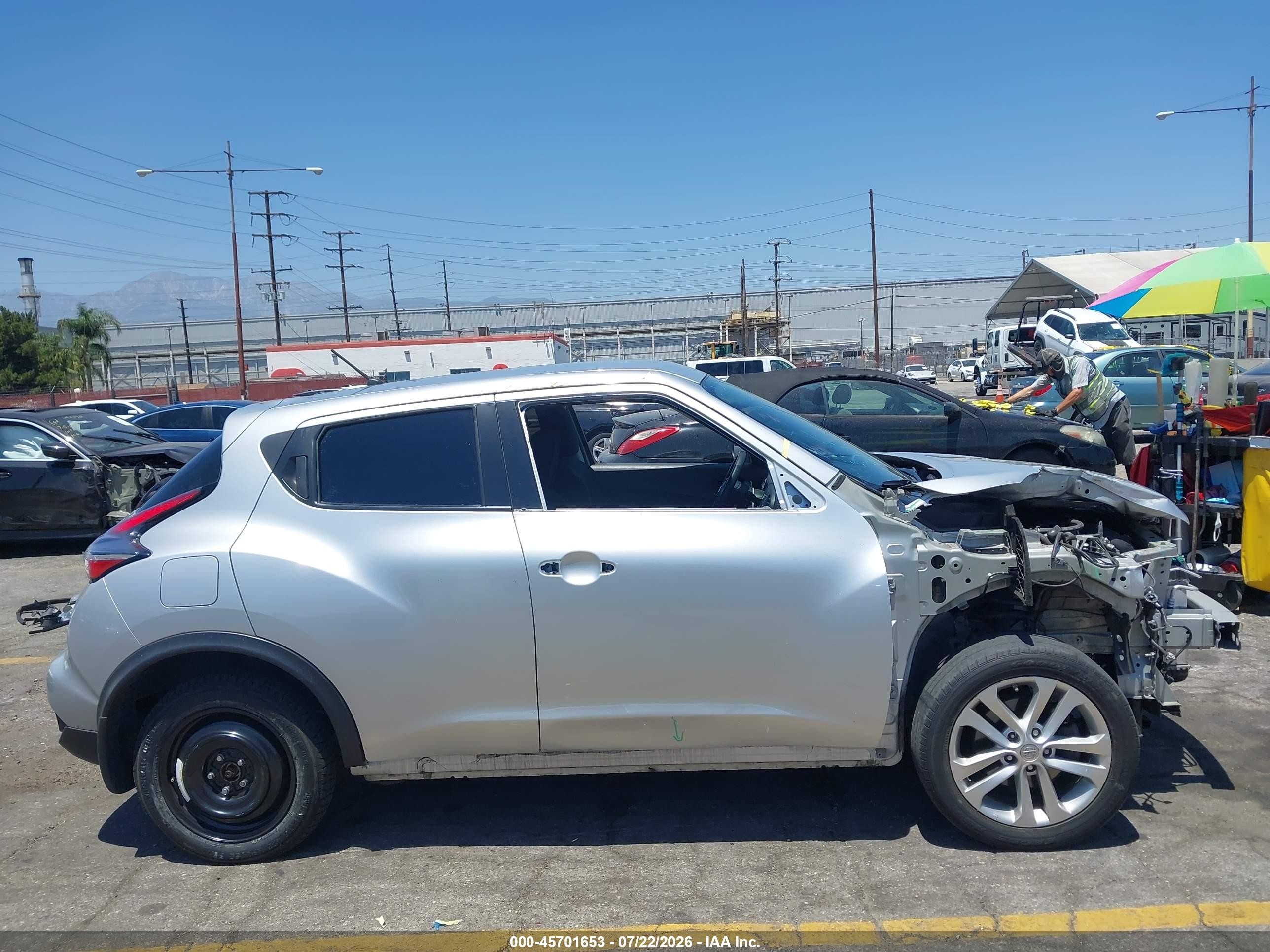 2015 Nissan Juke S Silver vin: JN8AF5MV5FT556824