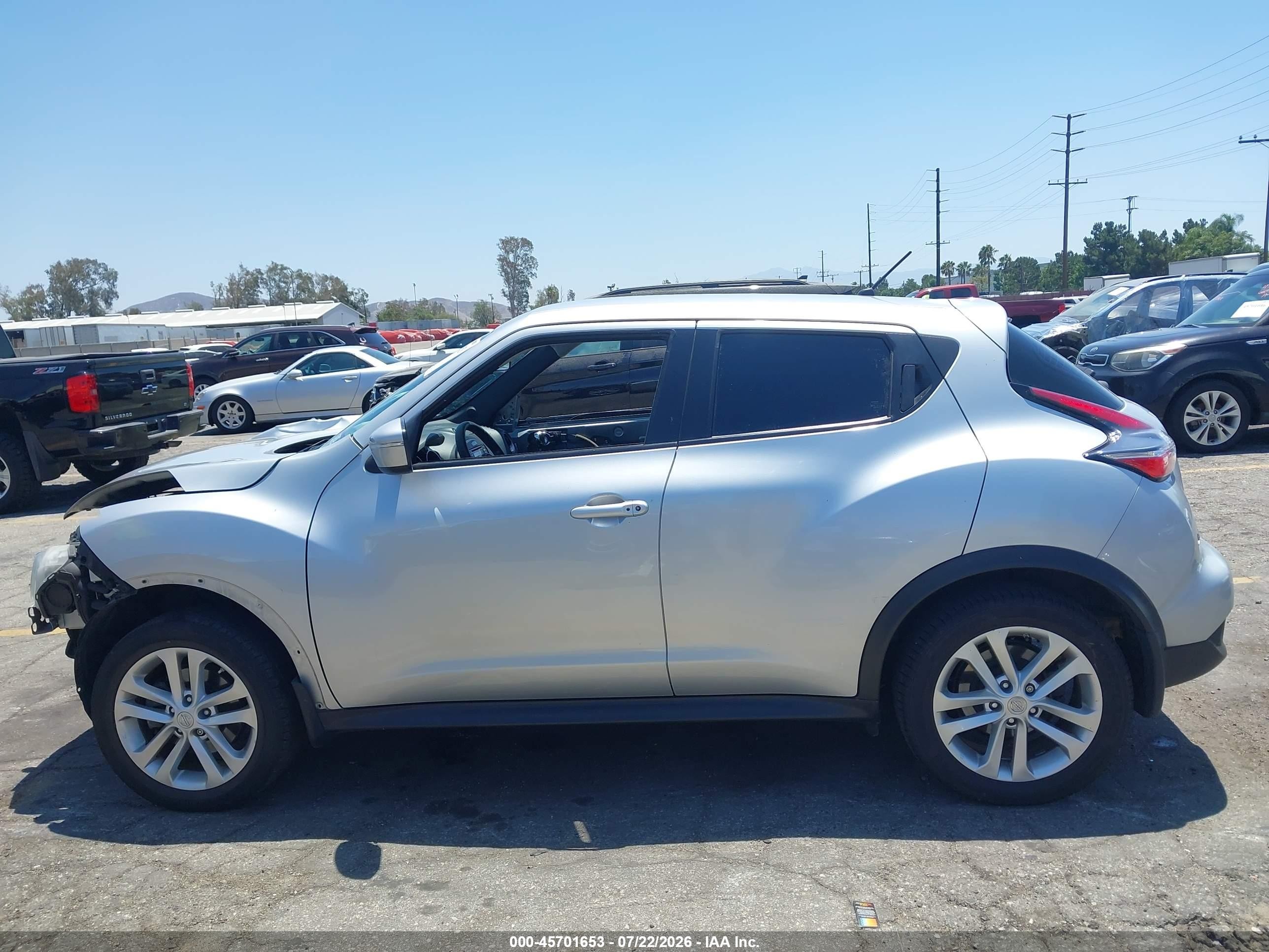 2015 Nissan Juke S Silver vin: JN8AF5MV5FT556824