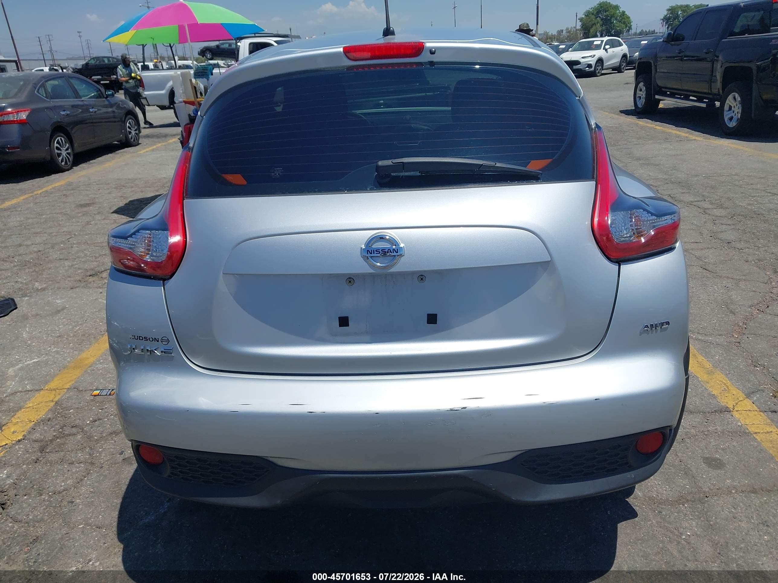 2015 Nissan Juke S Silver vin: JN8AF5MV5FT556824