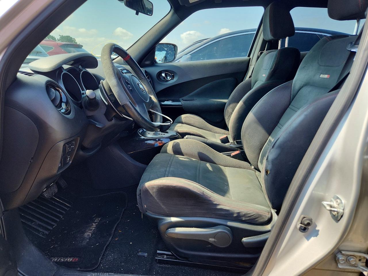 2015 Nissan Juke S Silver vin: JN8AF5MV5FT561456