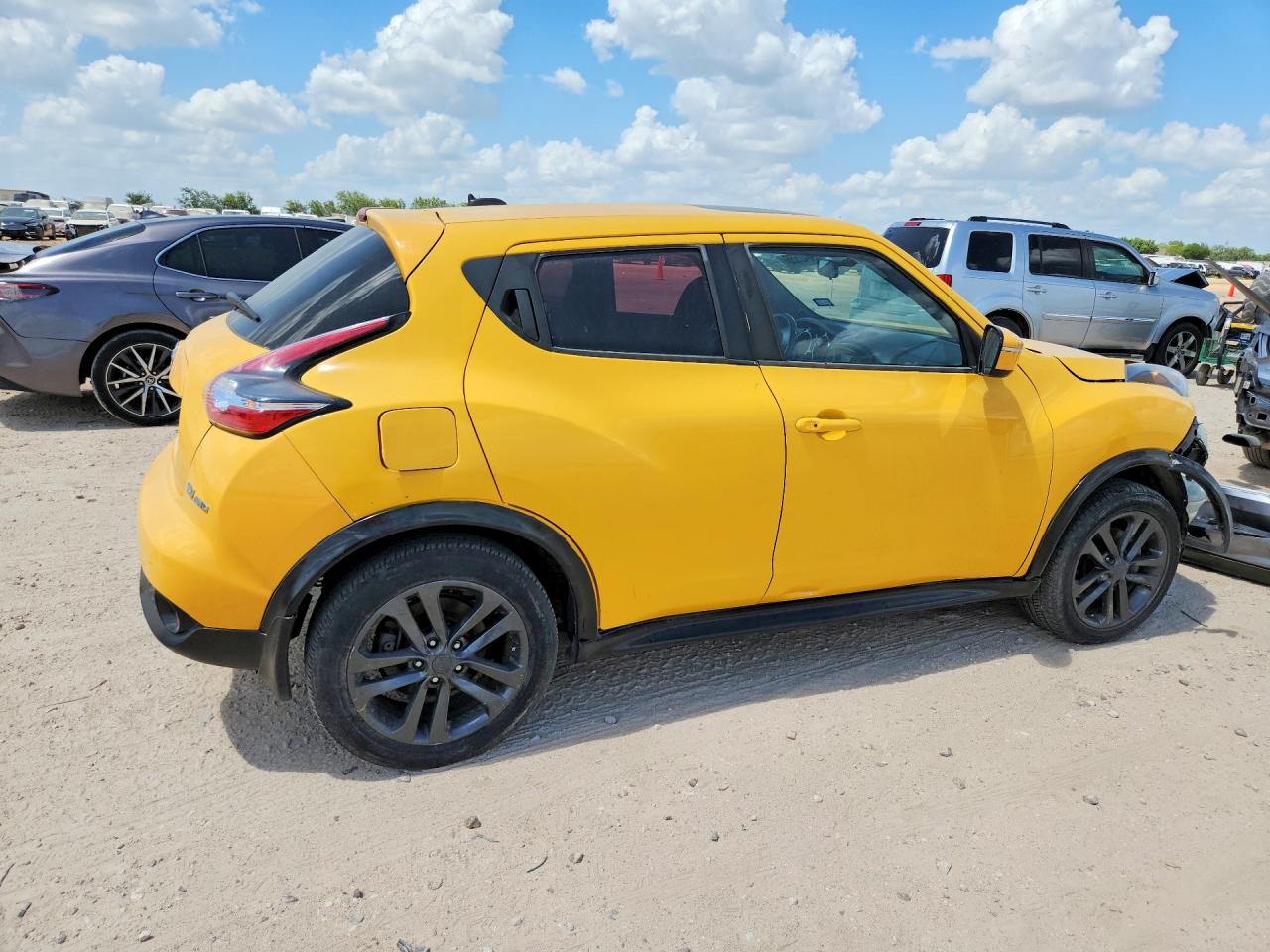 2015 Nissan Juke S Желтый vin: JN8AF5MV5FT564552
