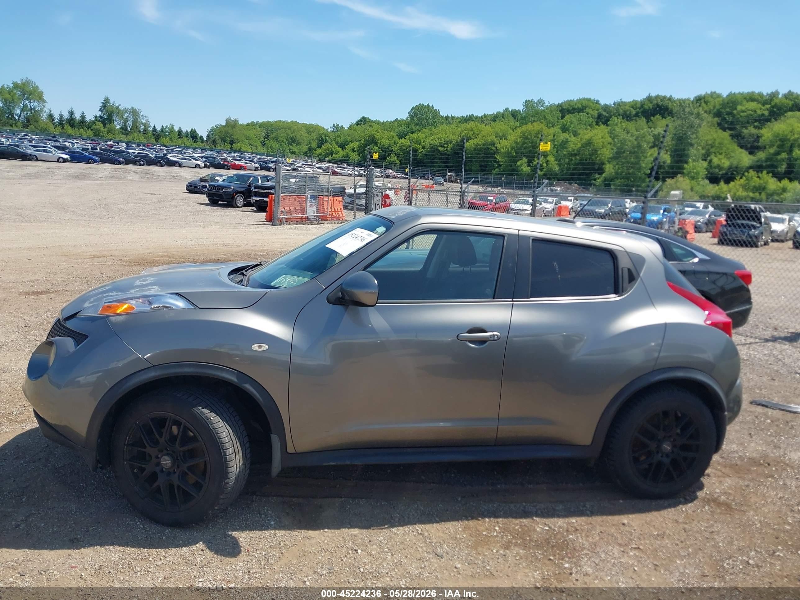 2011 Nissan Juke Sv Серый vin: JN8AF5MV6BT008325