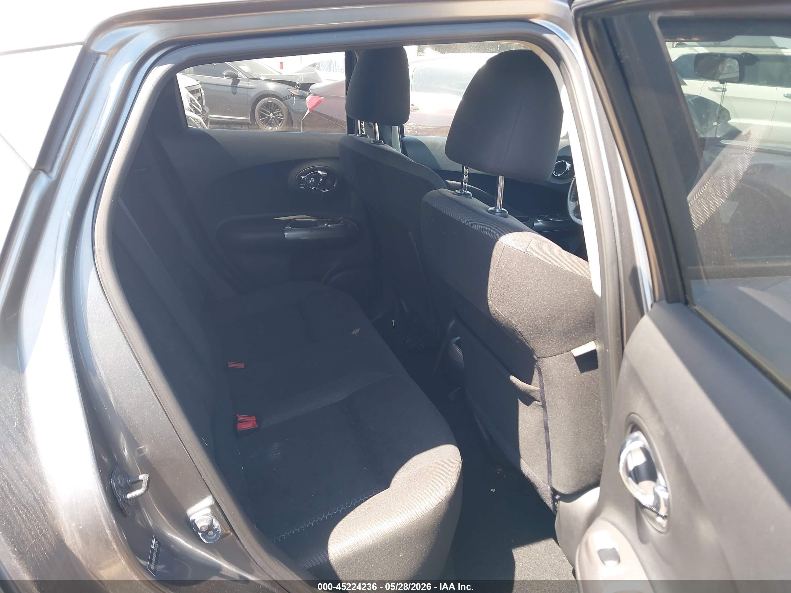 2011 Nissan Juke Sv Серый vin: JN8AF5MV6BT008325