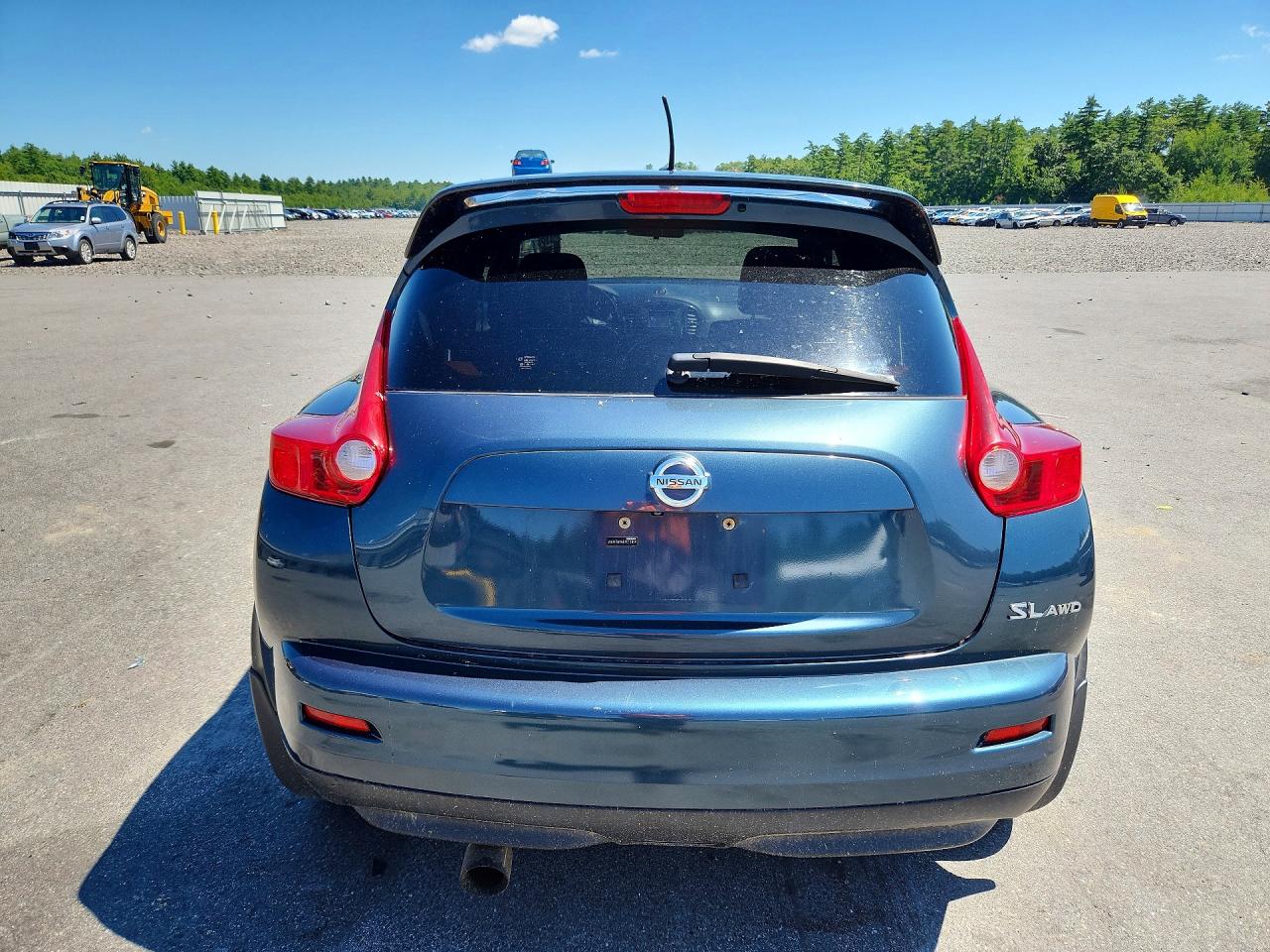 2011 Nissan Juke S Teal vin: JN8AF5MV6BT013914