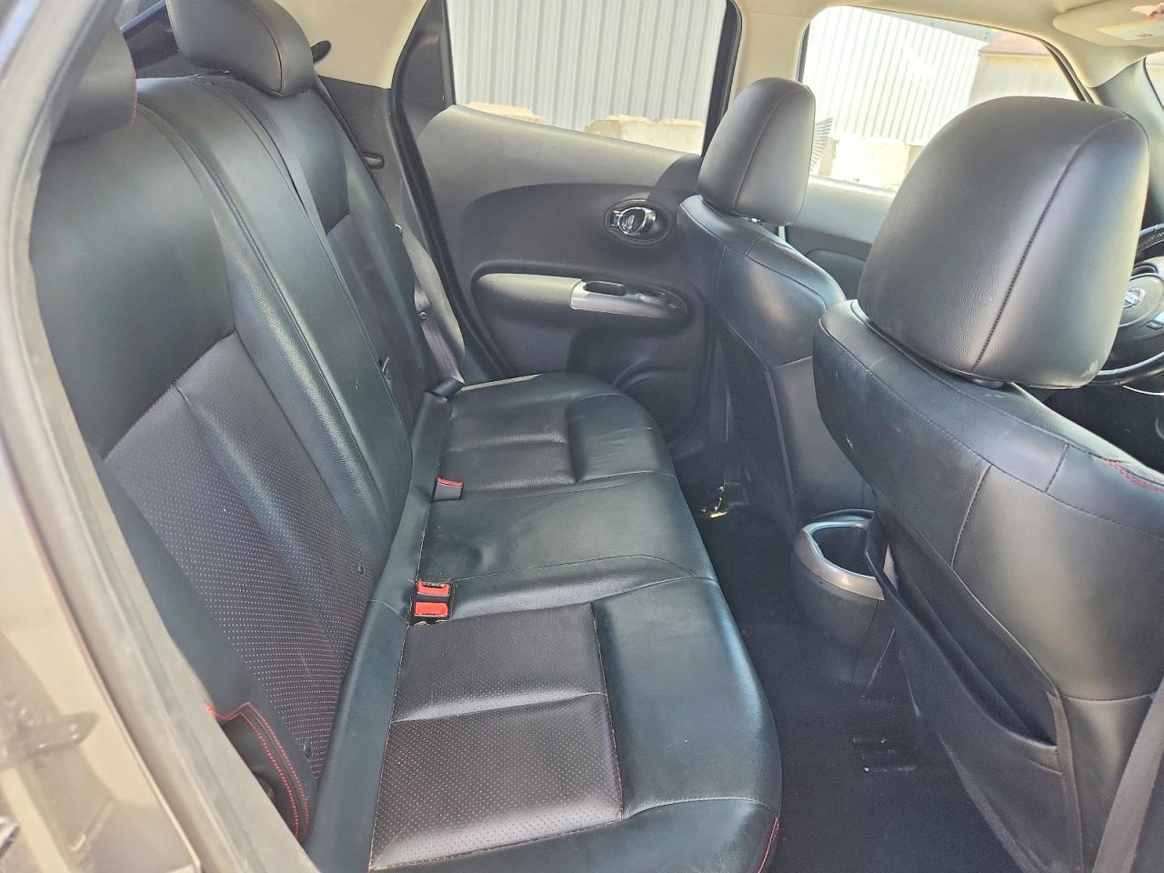 2011 Nissan Juke S Silver vin: JN8AF5MV6BT019907