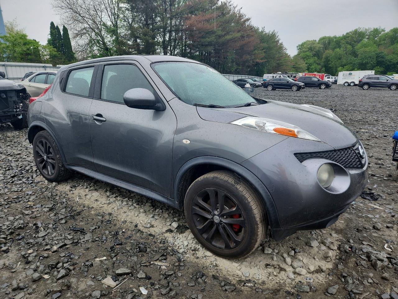 2011 Nissan Juke S Charcoal vin: JN8AF5MV6BT029272