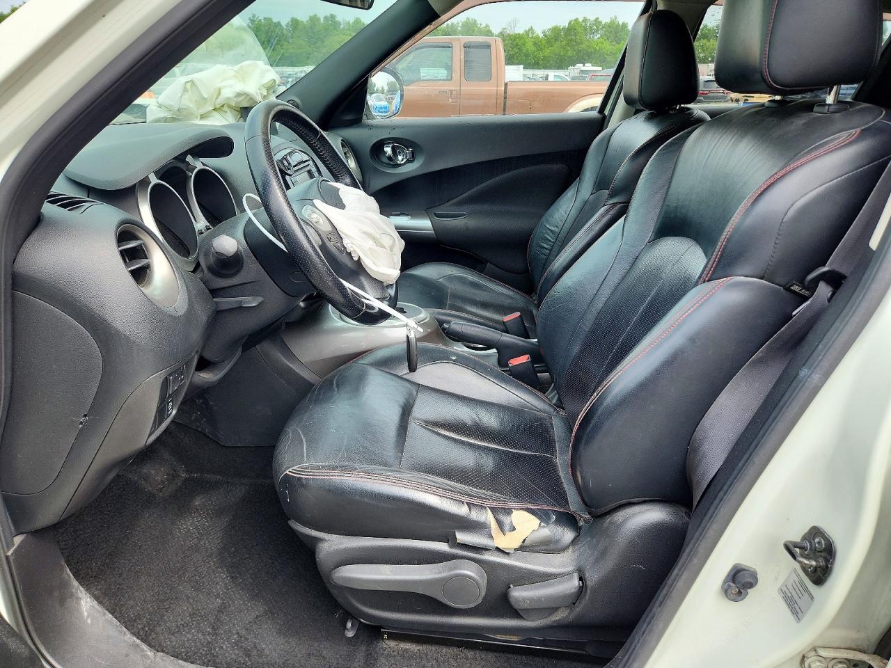 2012 Nissan Juke S White vin: JN8AF5MV6CT109883