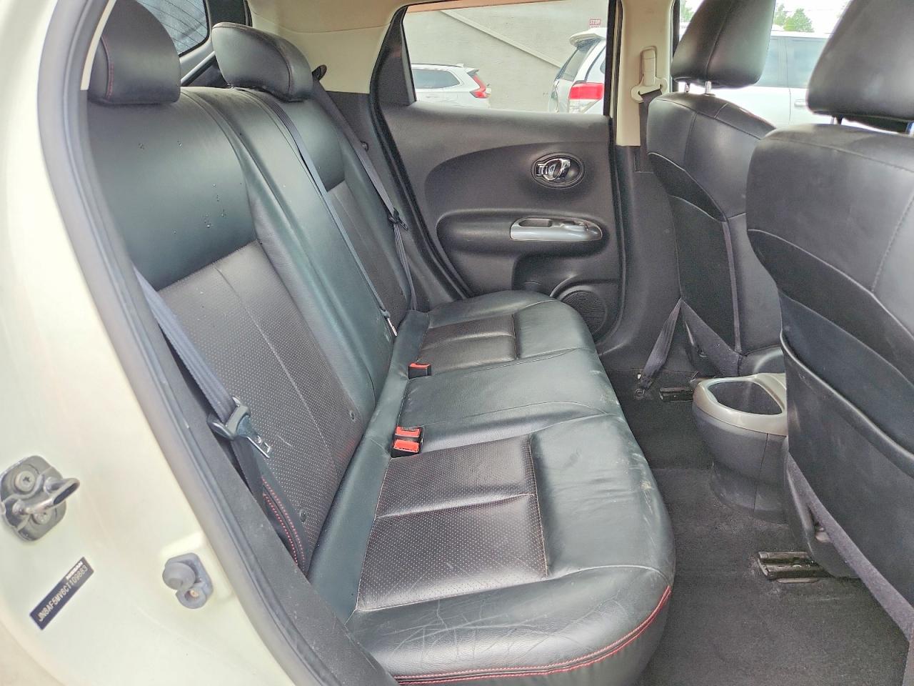 2012 Nissan Juke S White vin: JN8AF5MV6CT109883
