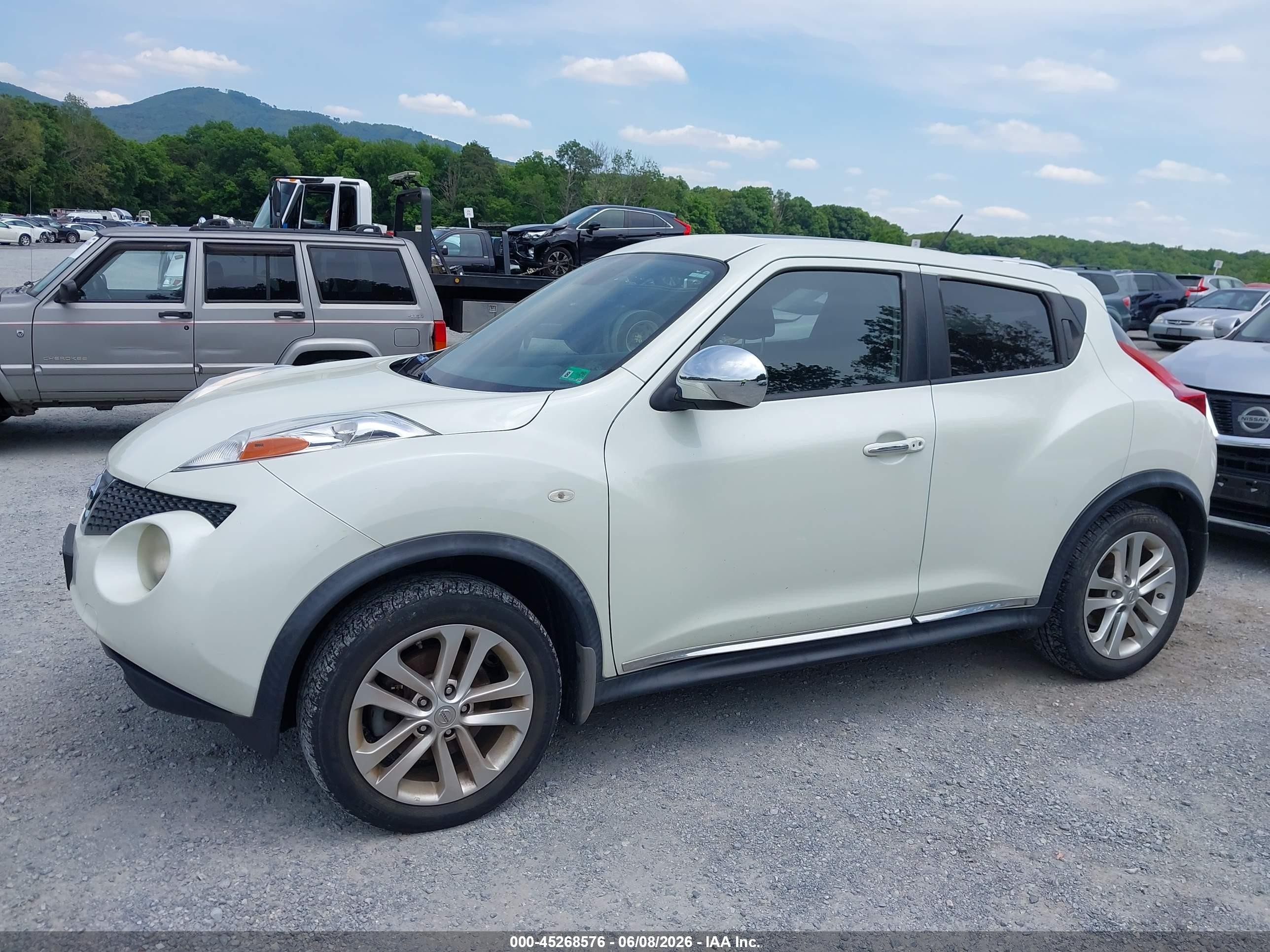2012 Nissan Juke Sv White vin: JN8AF5MV6CT124707