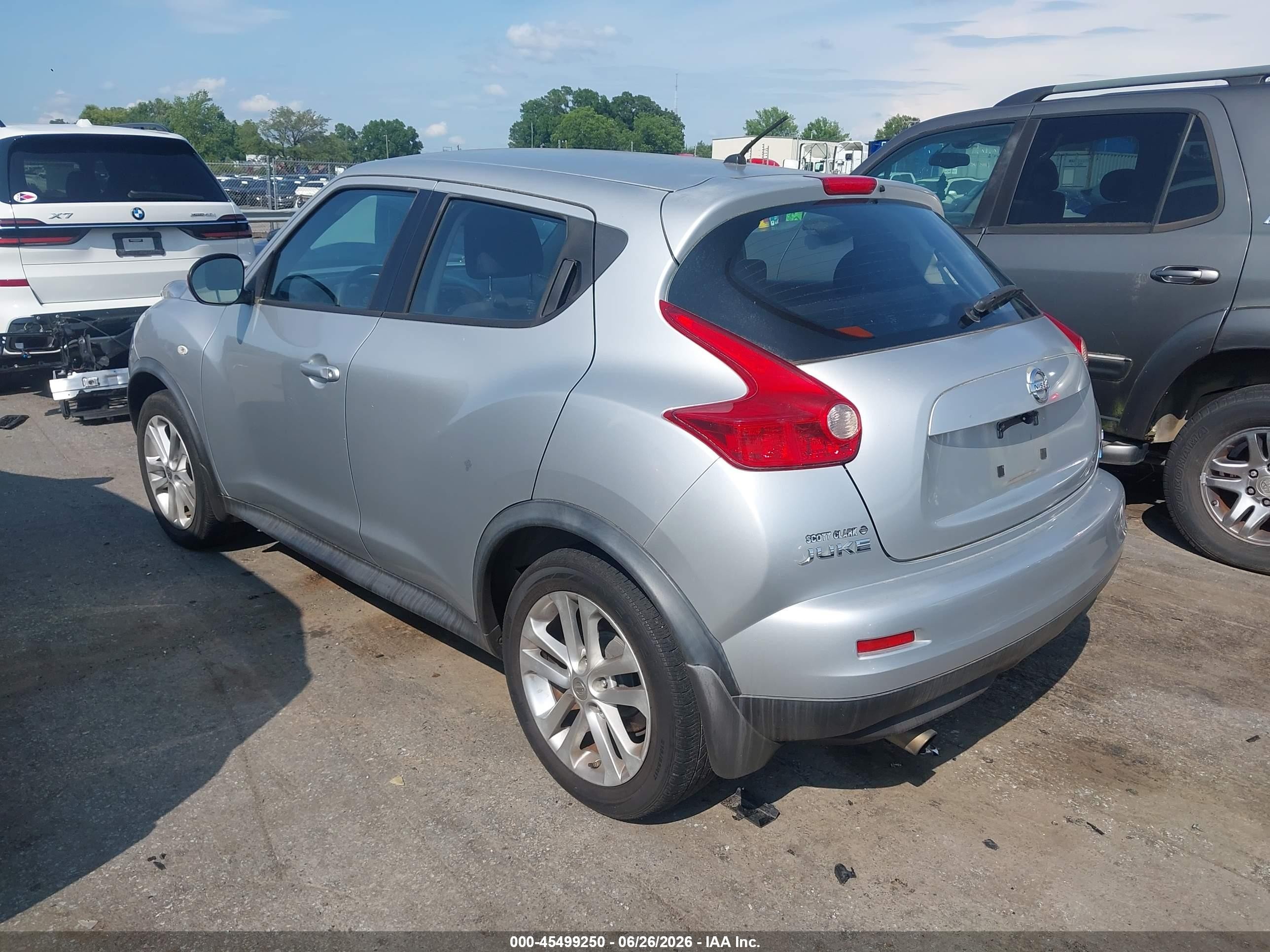 2013 Nissan Juke S Серебряный vin: JN8AF5MV6DT214098