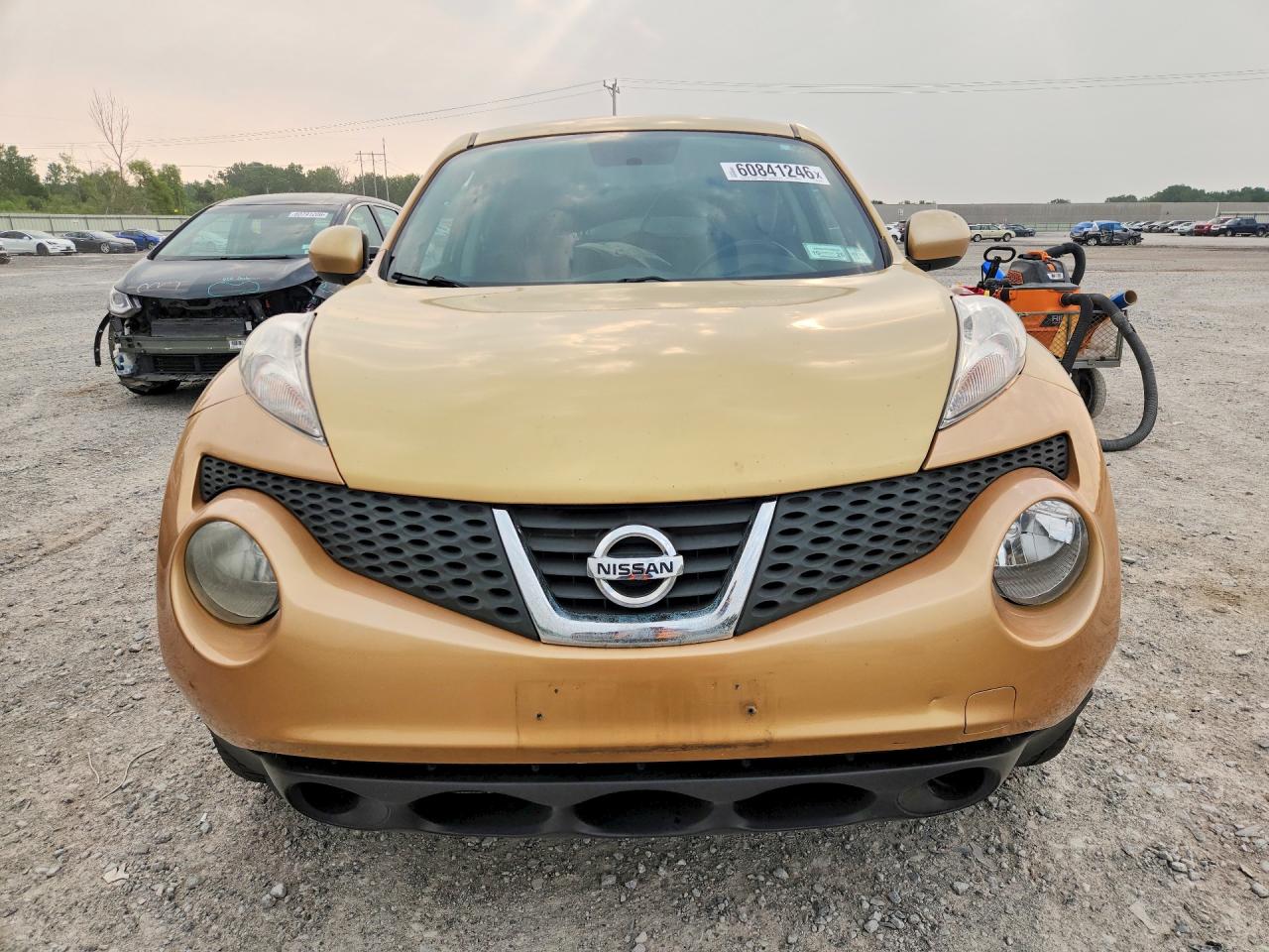 2013 Nissan Juke S Gold vin: JN8AF5MV6DT229491