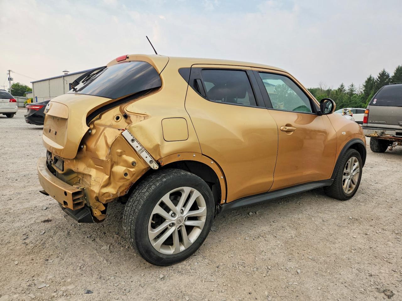 2013 Nissan Juke S Gold vin: JN8AF5MV6DT229491