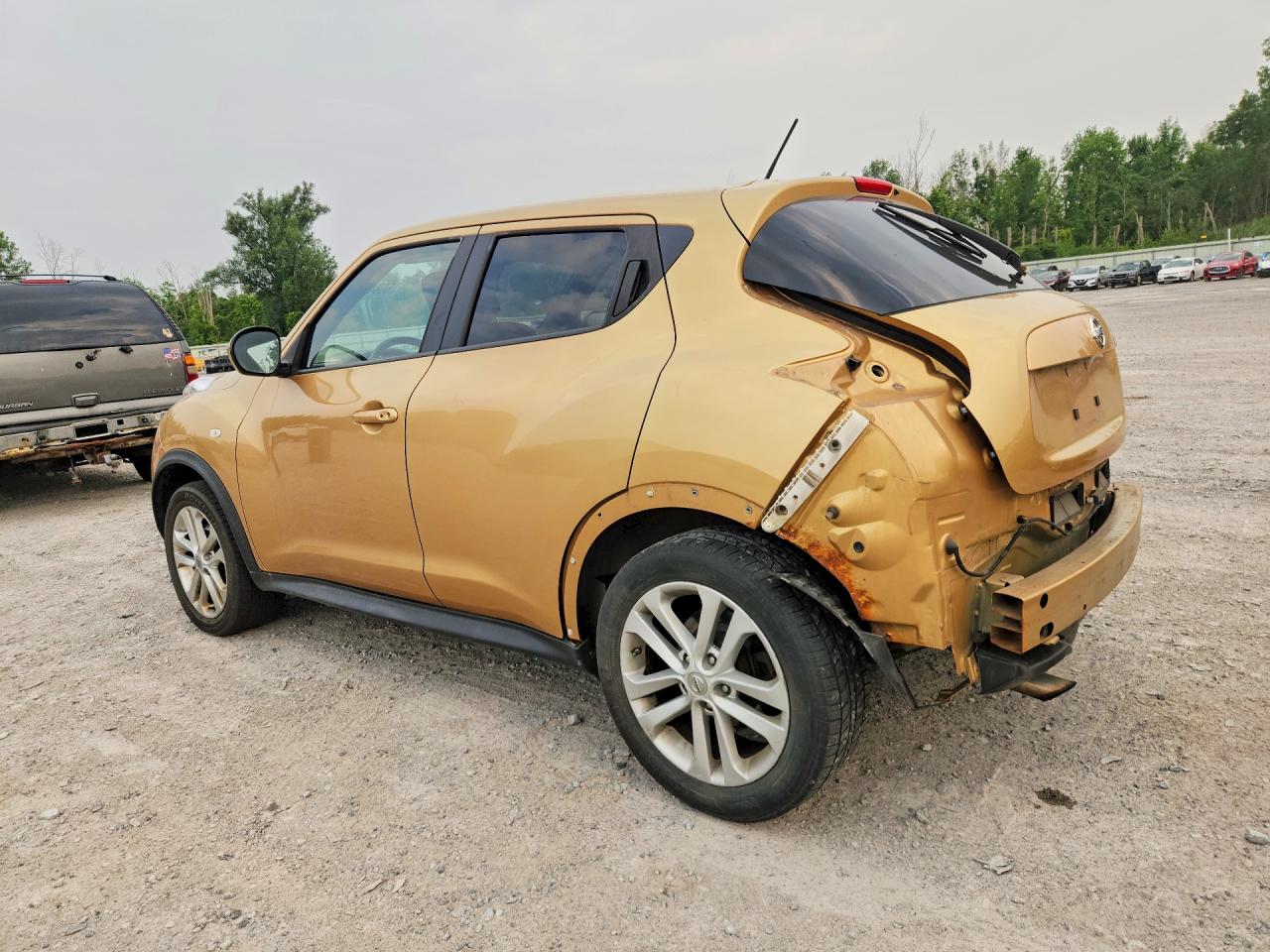 2013 Nissan Juke S Gold vin: JN8AF5MV6DT229491