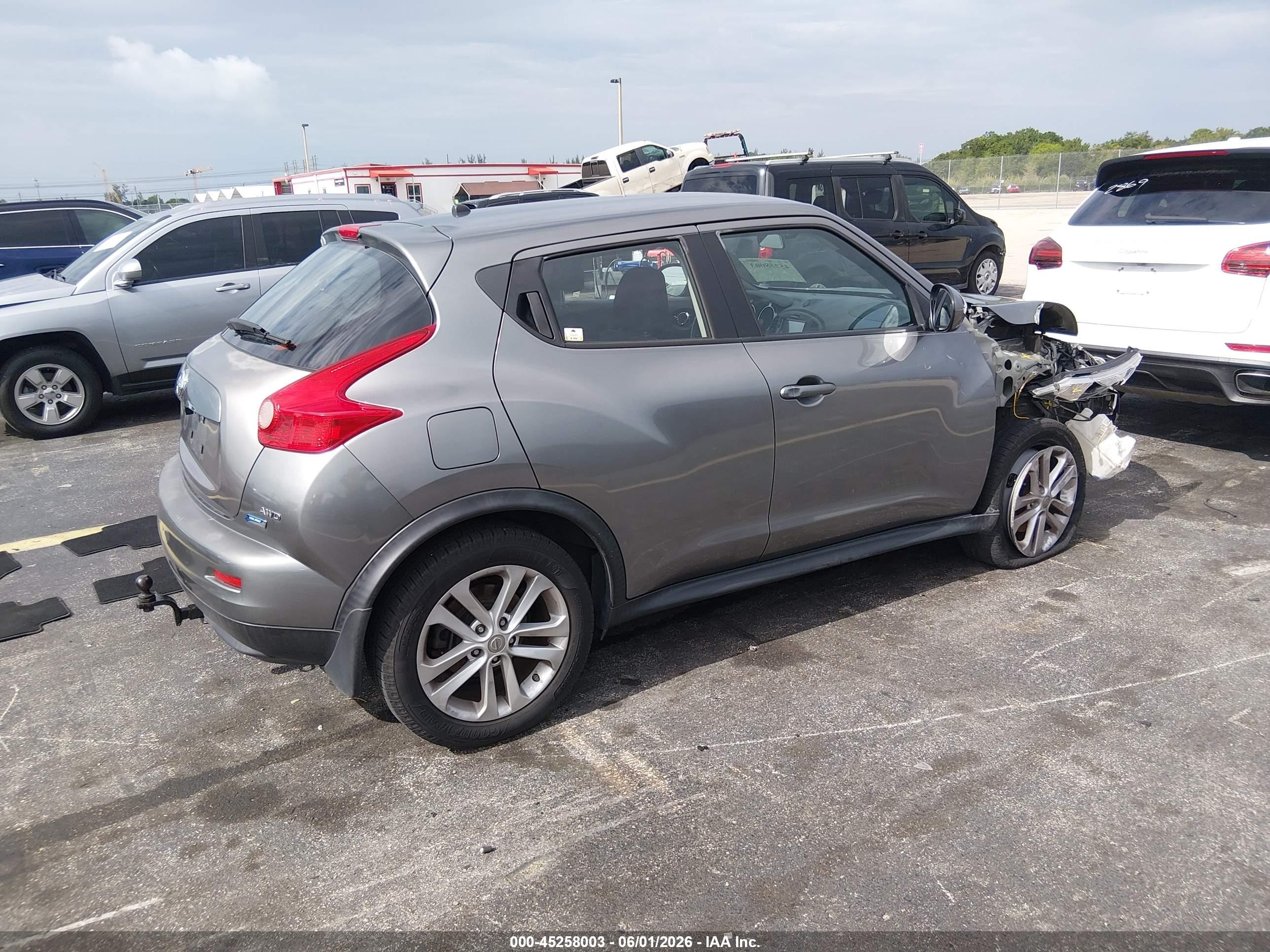 2013 Nissan Juke S Gray vin: JN8AF5MV6DT231113