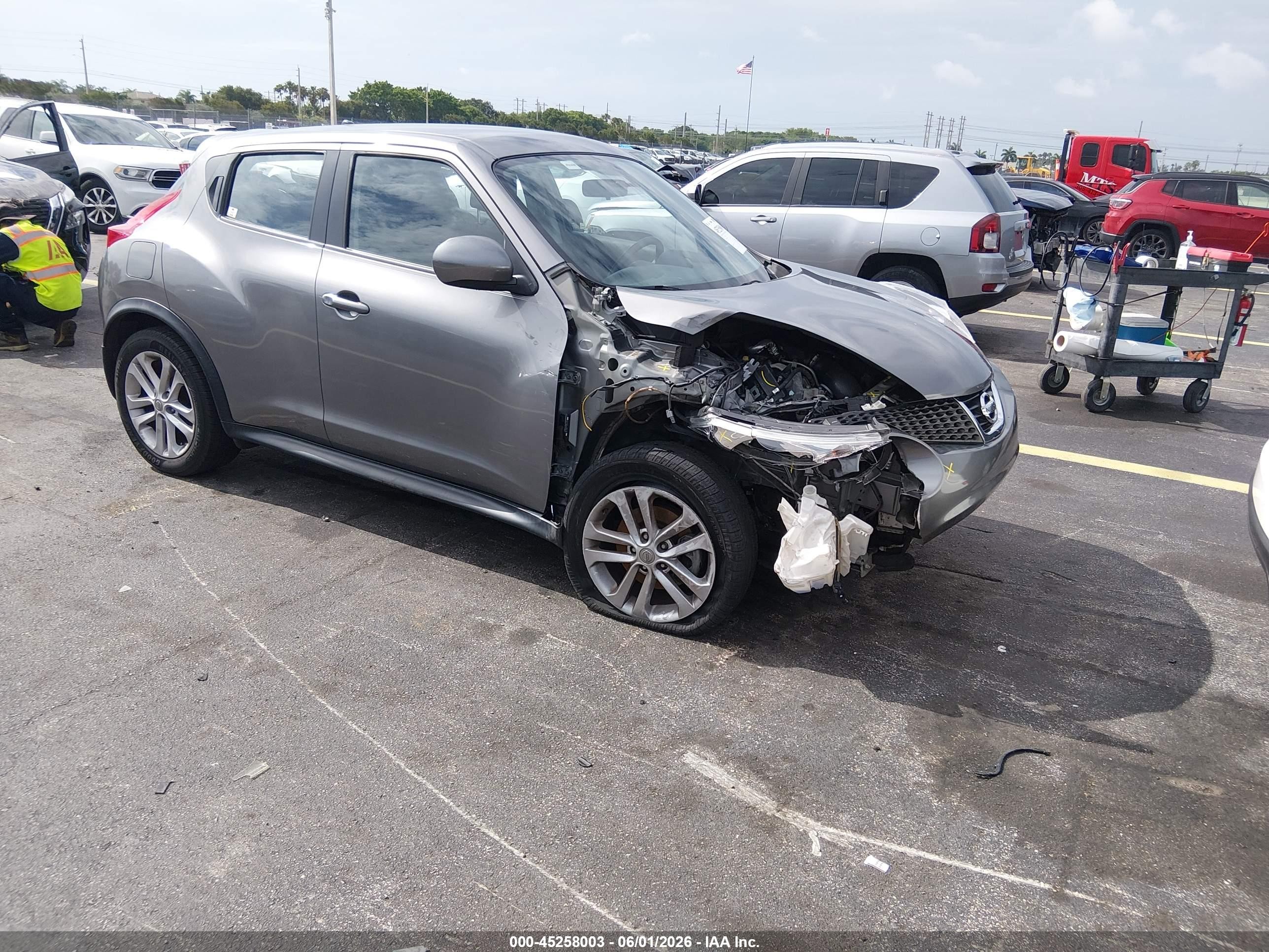 2013 Nissan Juke S Gray vin: JN8AF5MV6DT231113